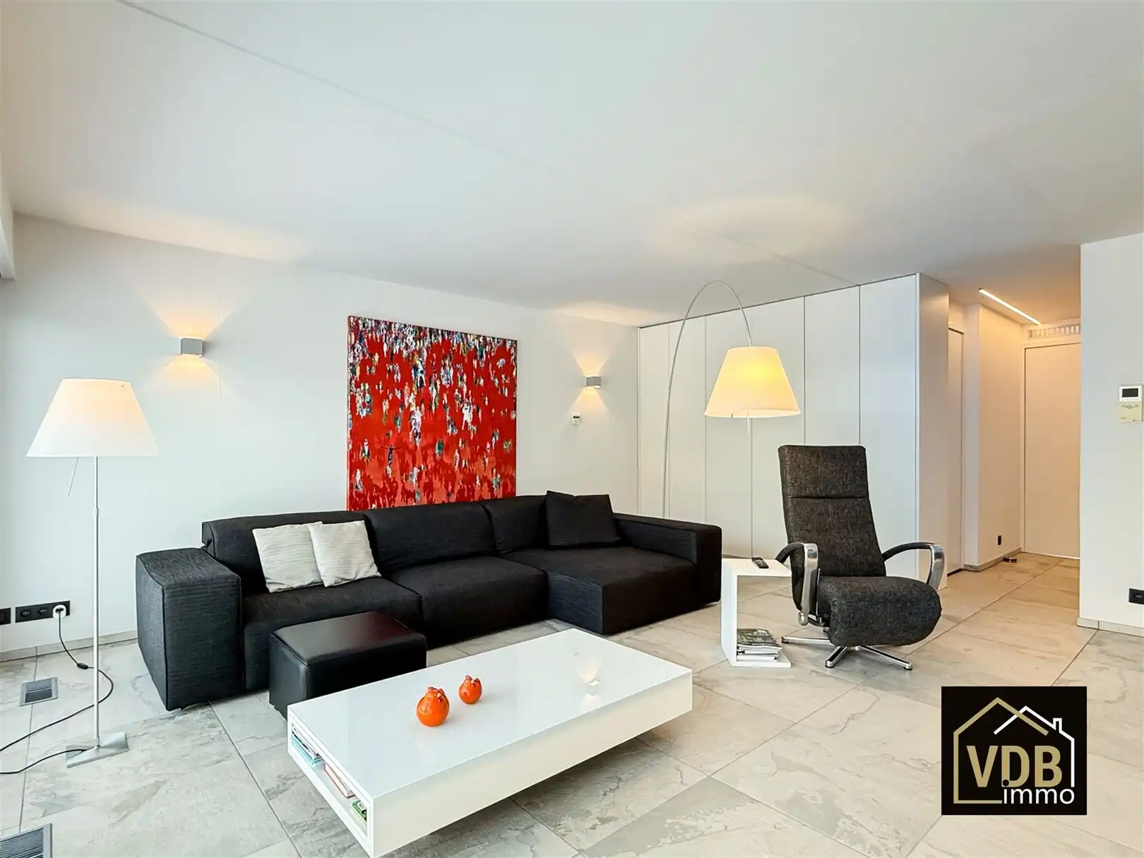 COMMERCIEEL PAND MET PENTHOUSE OP TOP LOCATIE foto 18