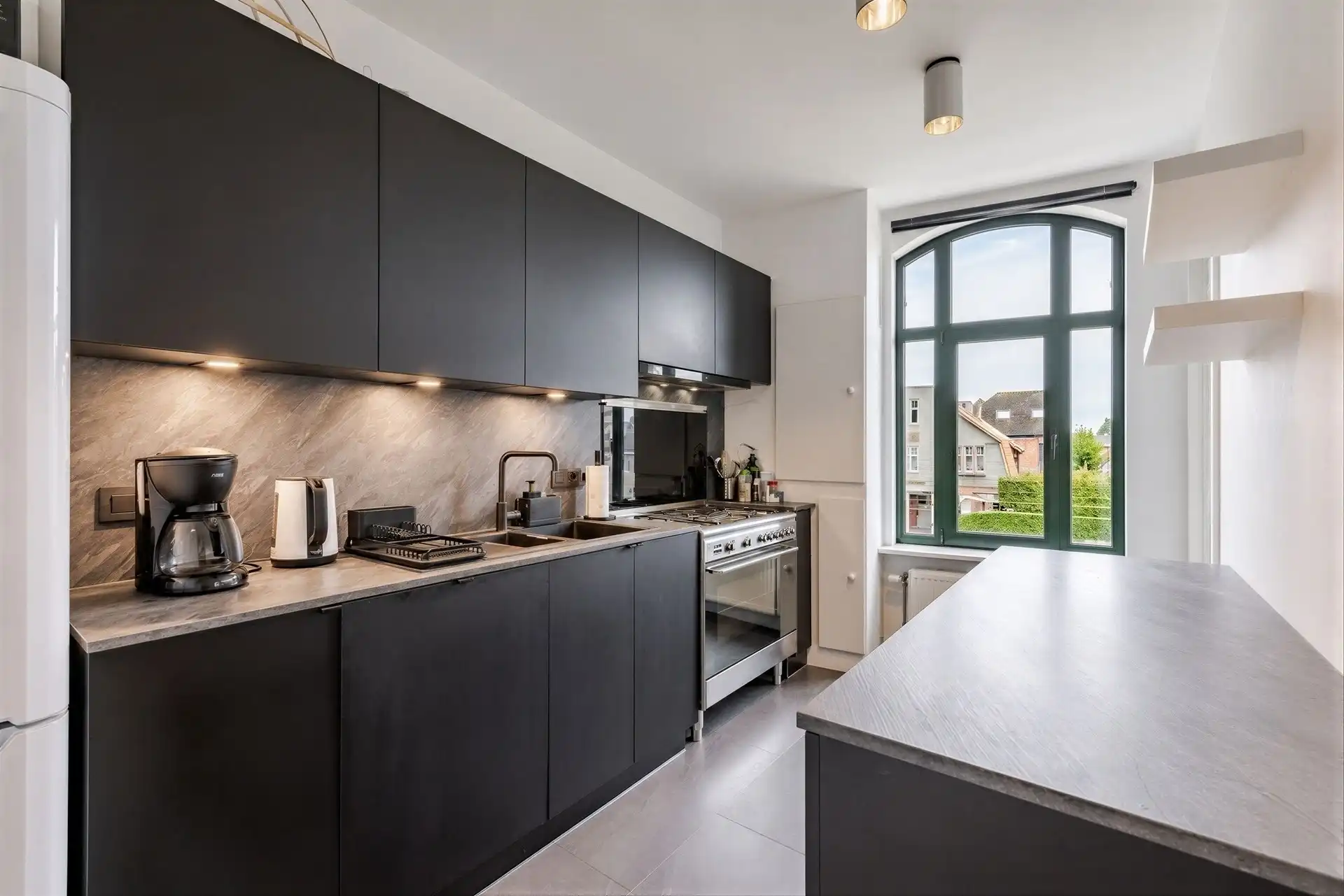 Karaktervol duplex appartement in centrum Wetteren foto 6