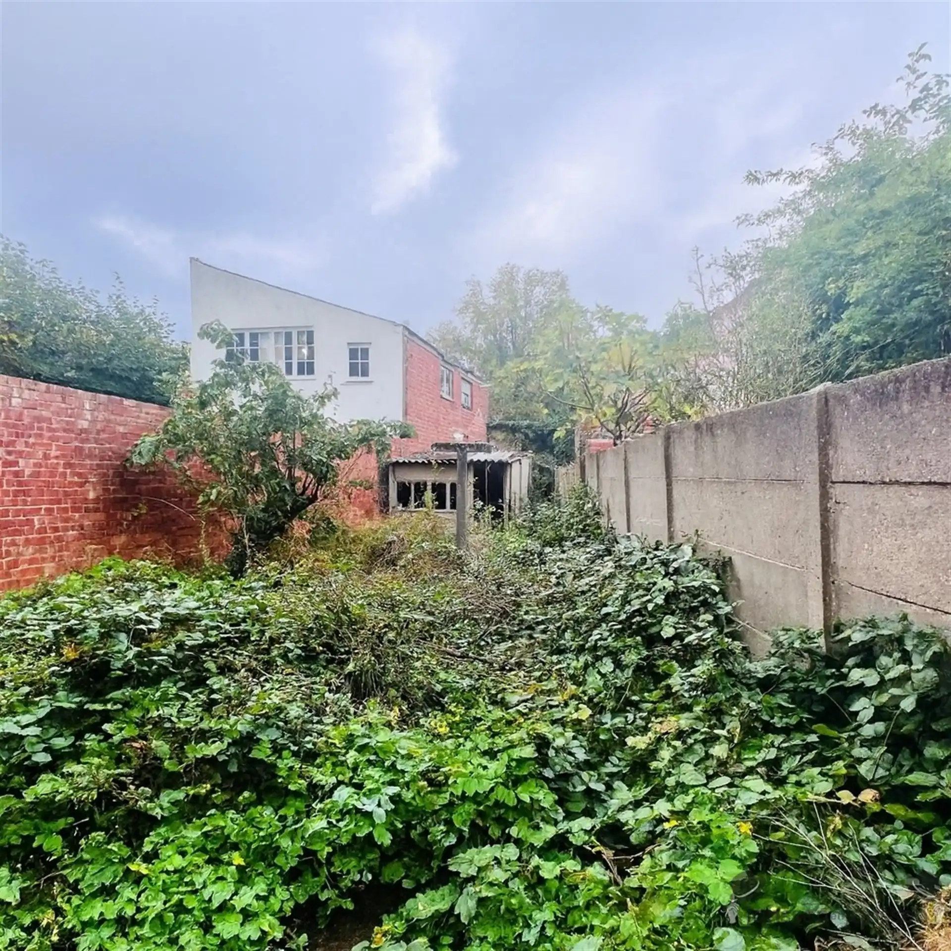 Ruime woning met grote tuin, hartje Zele foto 14