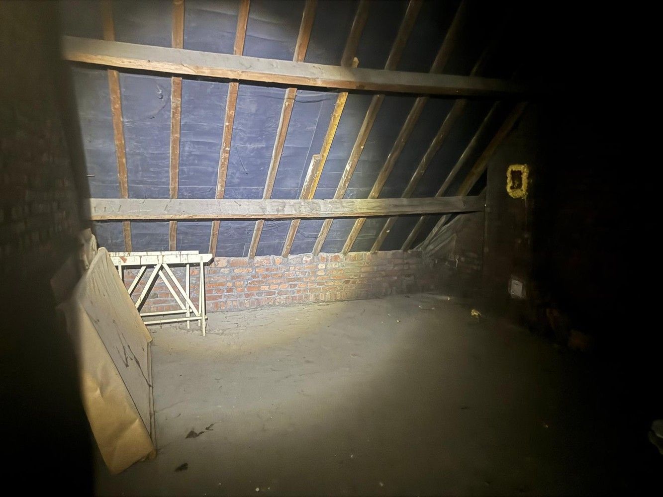 KARAKTERVOLLE, TE RENOVEREN WONING (H.O.B.) foto 10