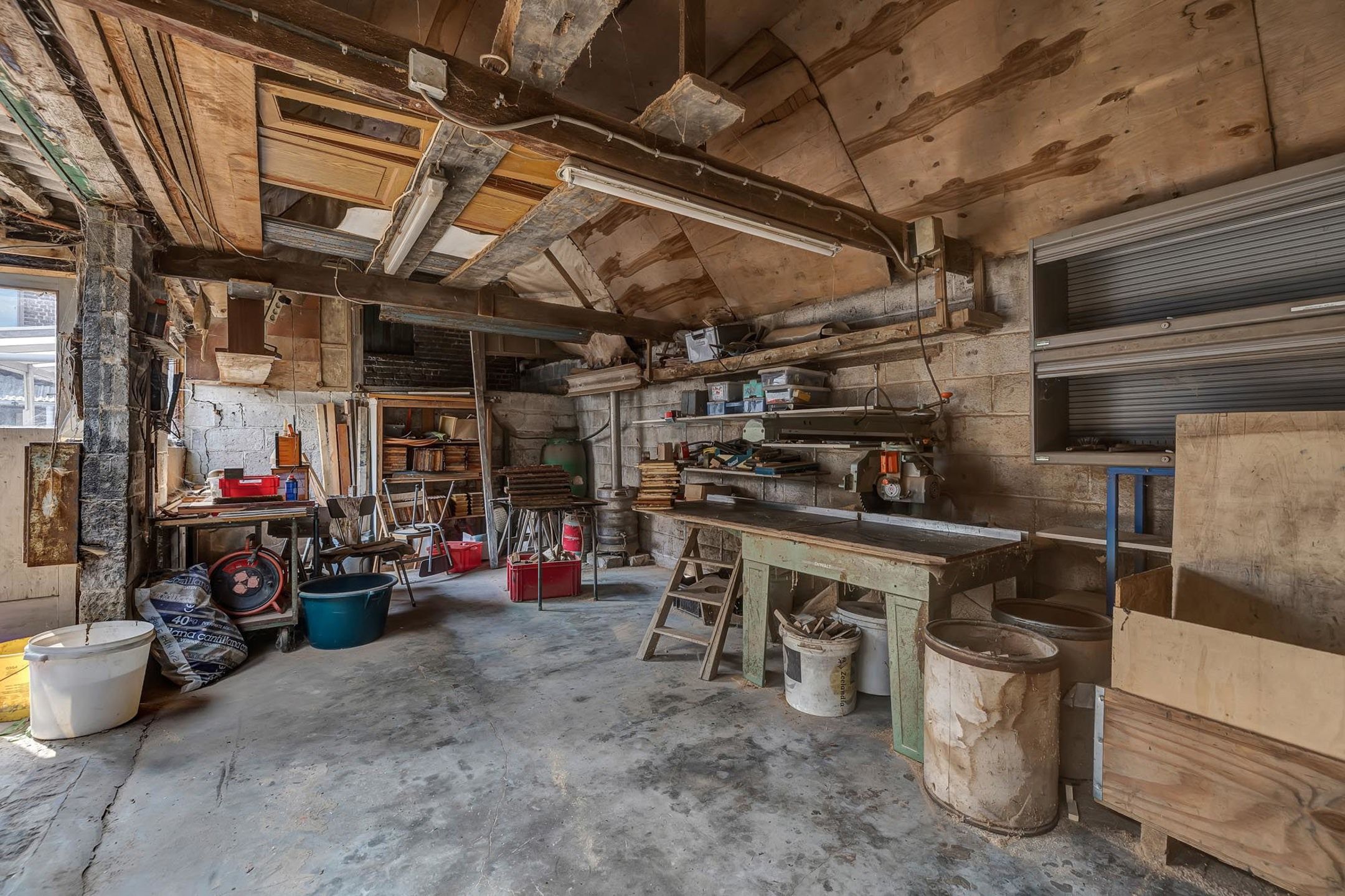 Te renoveren woning met atelier en tuin  foto 13