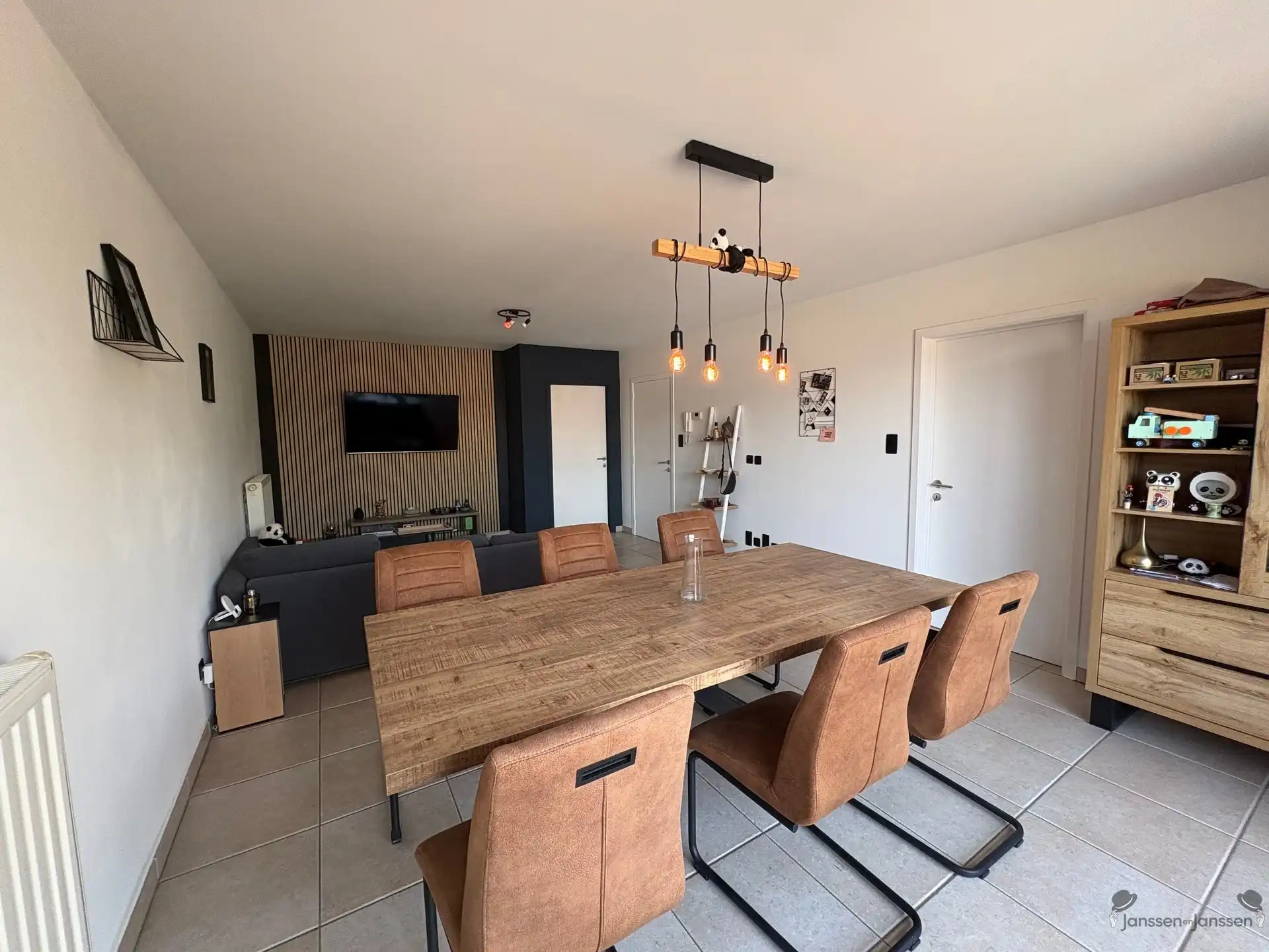 Ruim duplex appartement met terras en ondergrondse staanplaats te huur in Leopoldsburg  foto 11