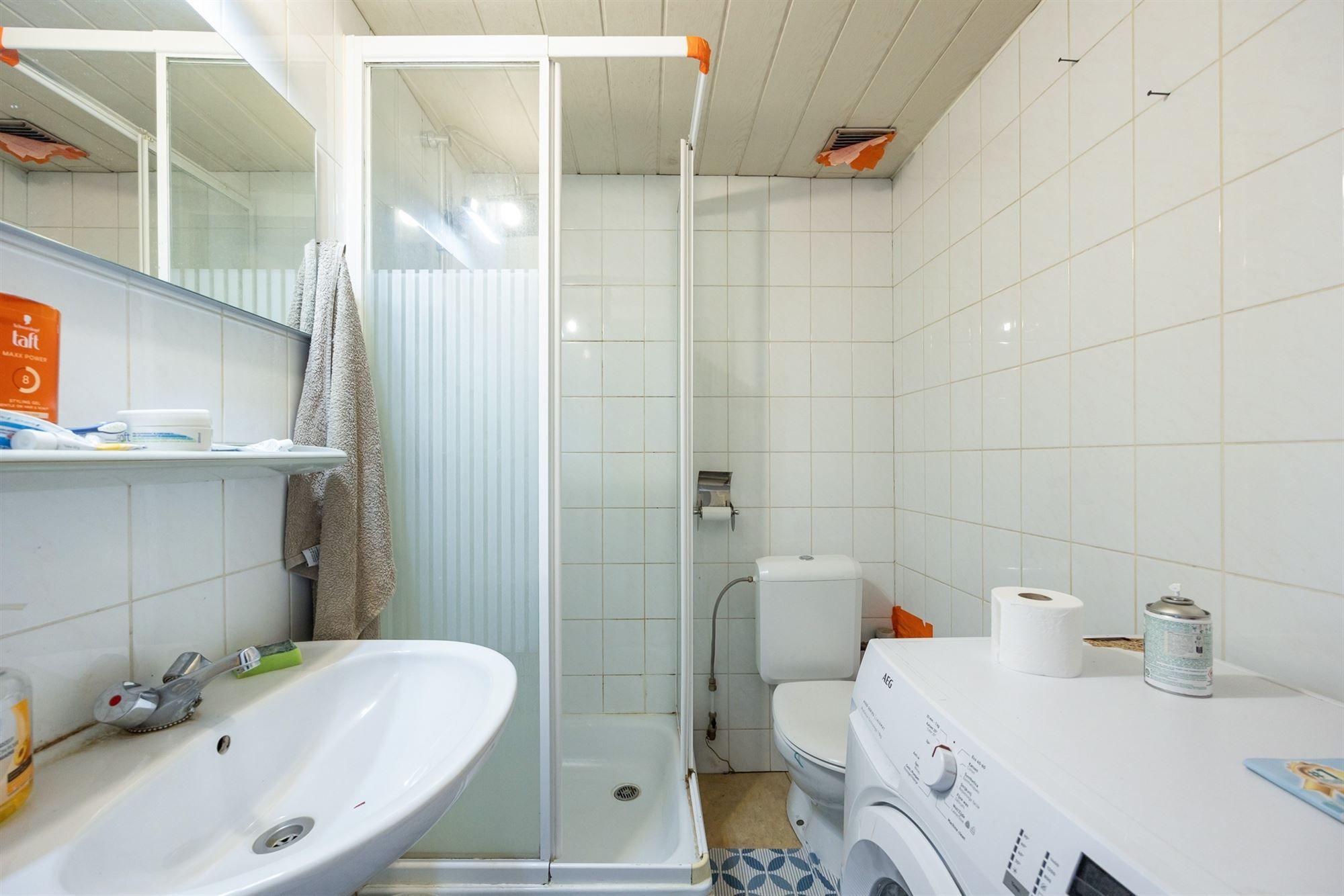 Karaktervolle burgerwoning met potentieel in geliefde buurt foto 24
