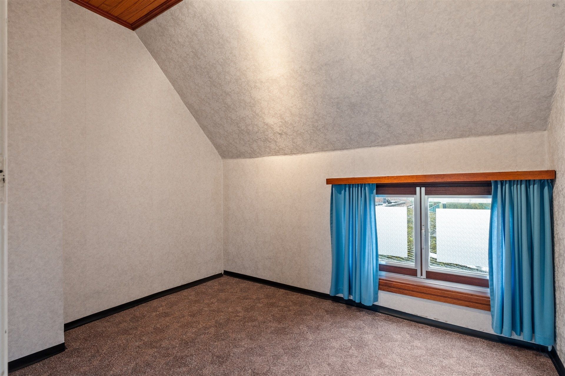 Te renoveren knusse HOB met overweg foto 13