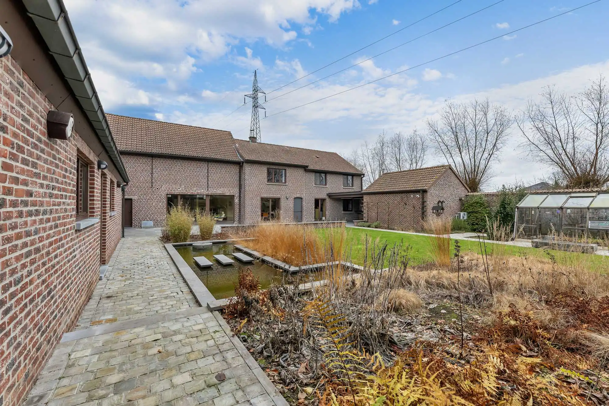 Exclusief landhuis met binnenzwembad en stallingen foto 7