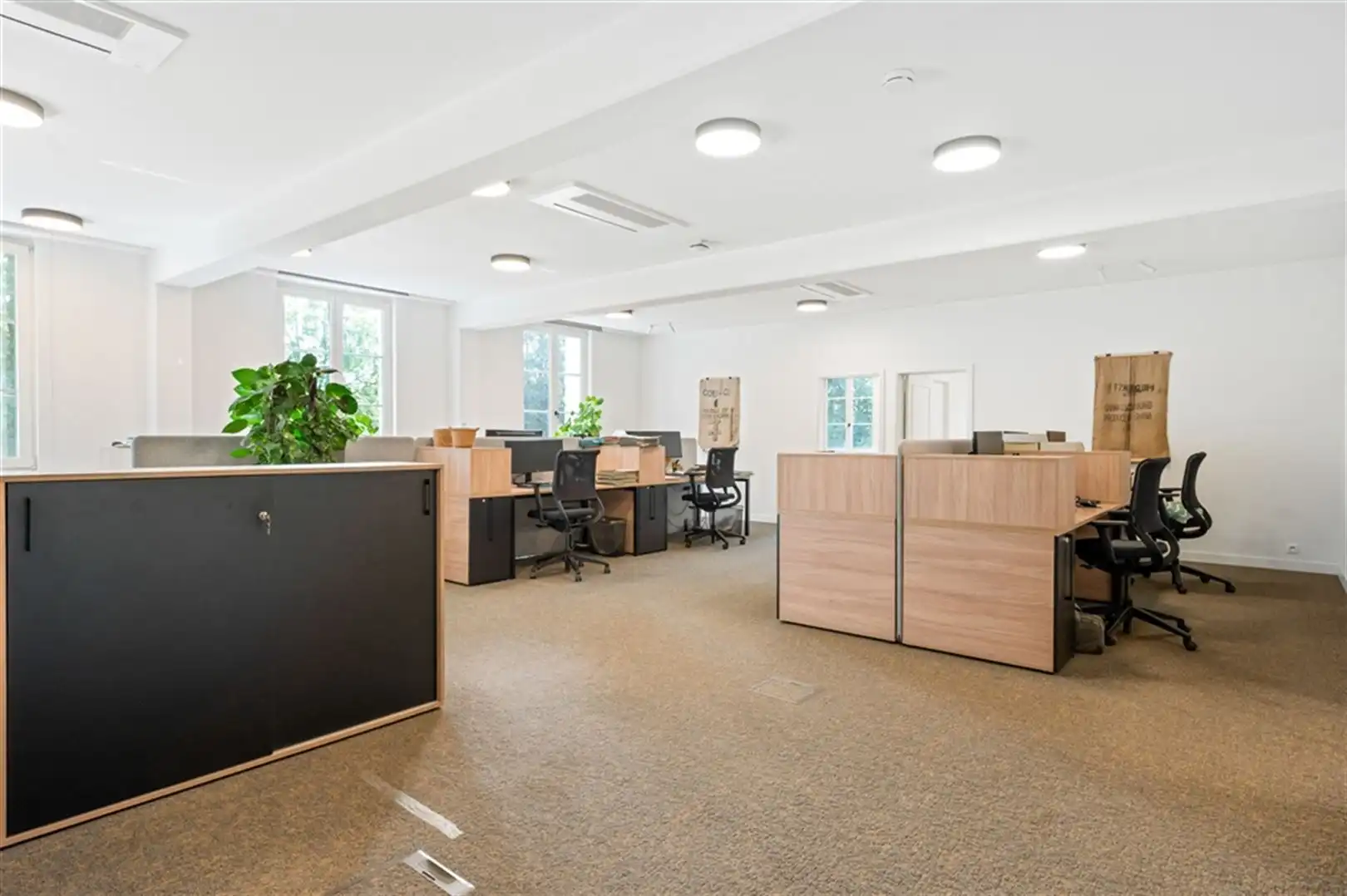 Kantoor in uniek kader te huur foto 11