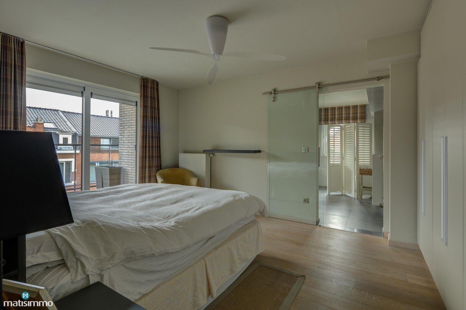 ROYAAL APPARTEMENT MET RUSTIG INTERIEUR VOORZIEN VAN 3 SLAAPKAMERS, 2 BADKAMERS EN 2 TERRASSEN NABIJ CENTRUM HASSELT foto 13