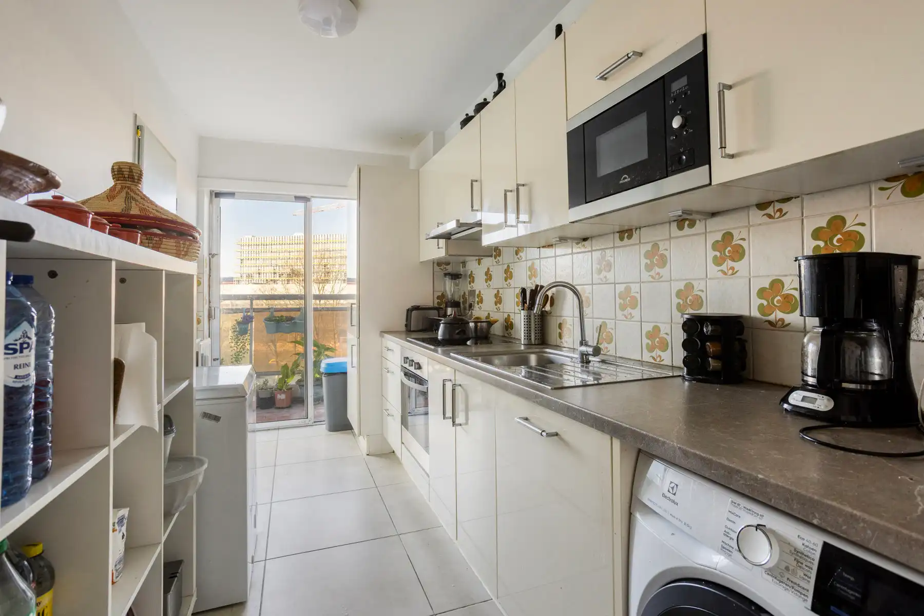 Ruim 3-slaapkamerappartement met terras foto 6