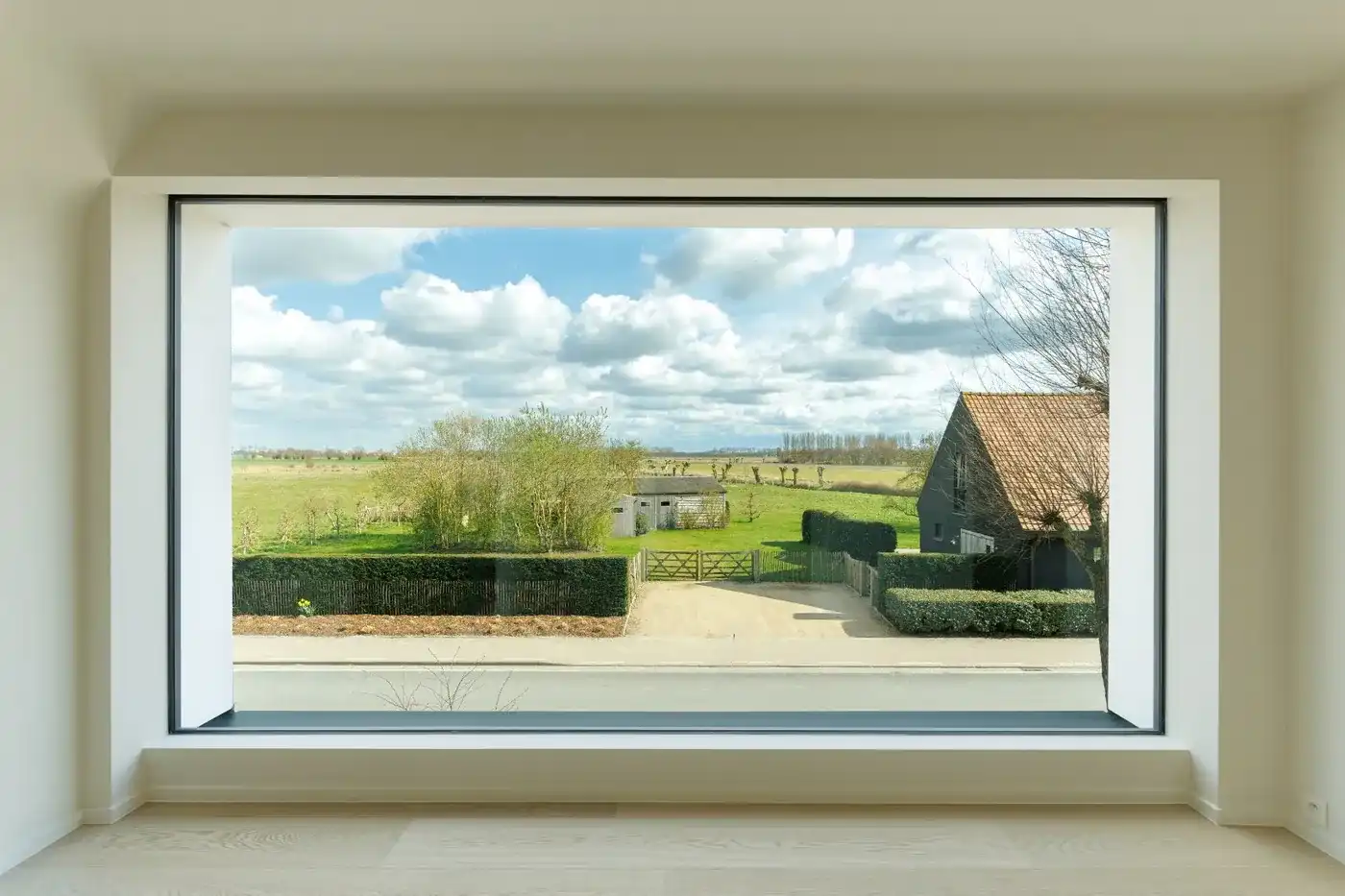 Exclusieve instapklare nieuwbouwvilla met open zichten en perfecte zuidwest oriëntatie. foto 2