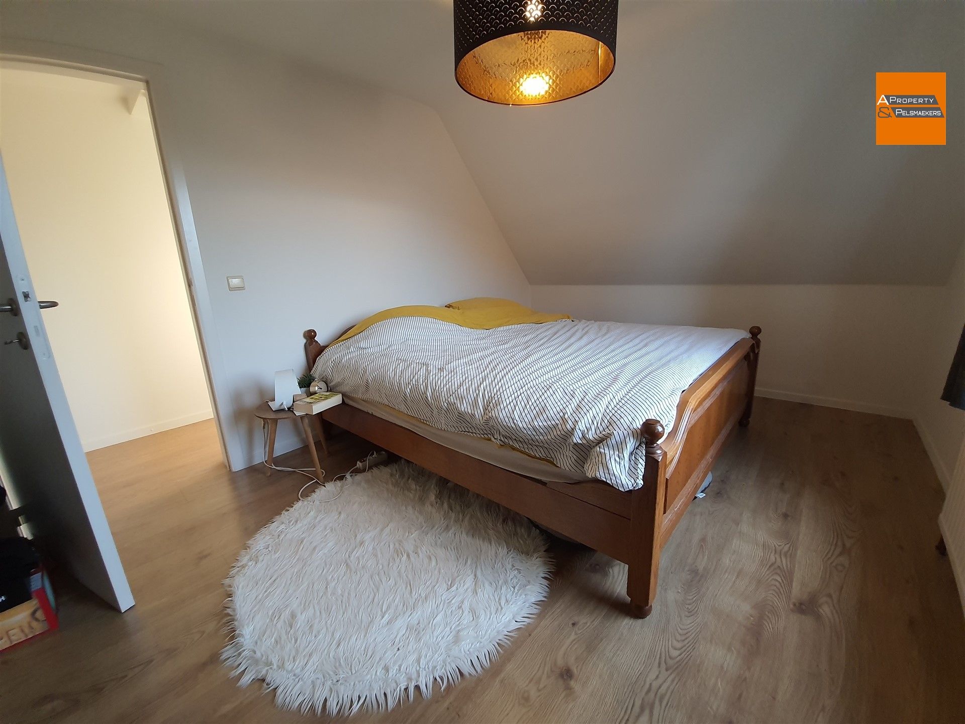 Rustig gelegen duplex appartement met garagebox foto 12