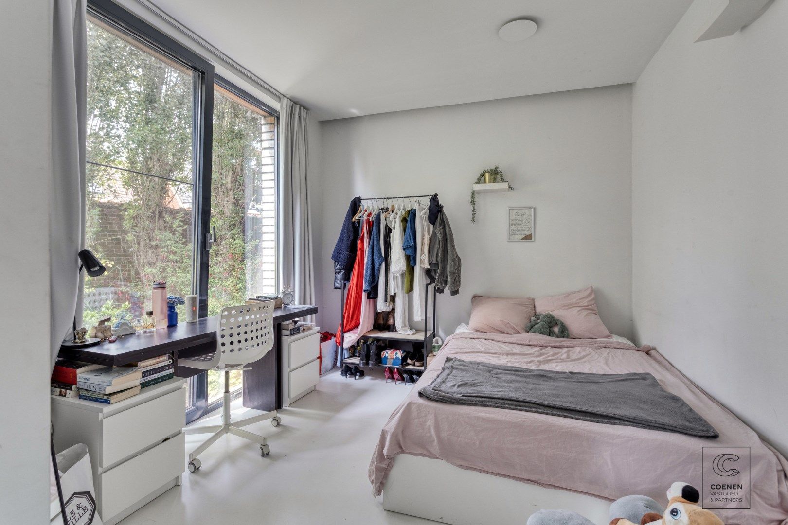 Prachtig, instapklare laagbouwwoning met 4 slaapkamer op een perceel van 995 m²! foto 16