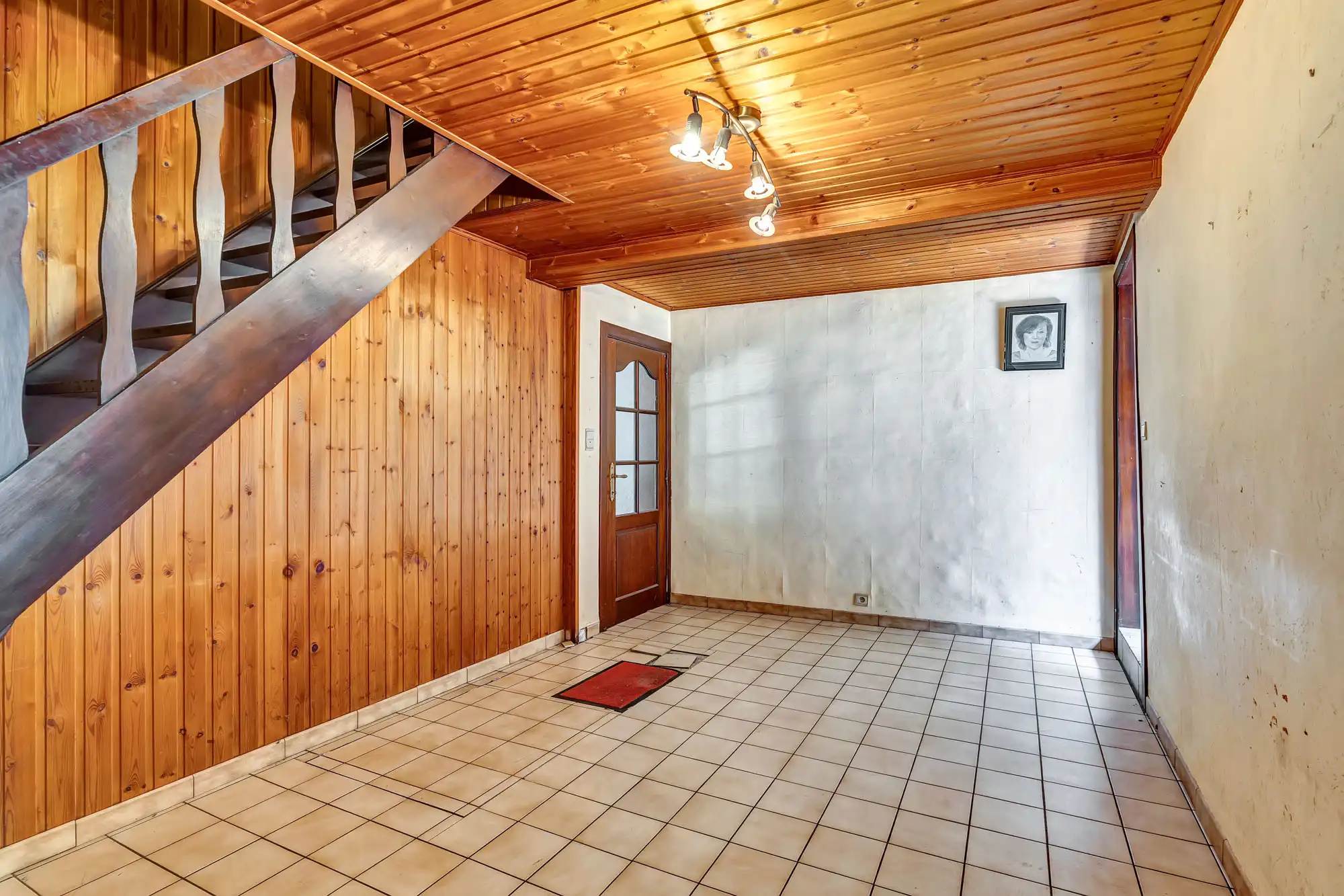 Te renoveren woning met garage en tuin foto 11