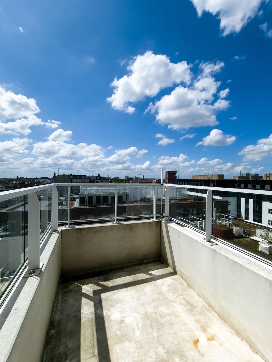 Prachtig 1-kamer appartement met TERRAS foto 6