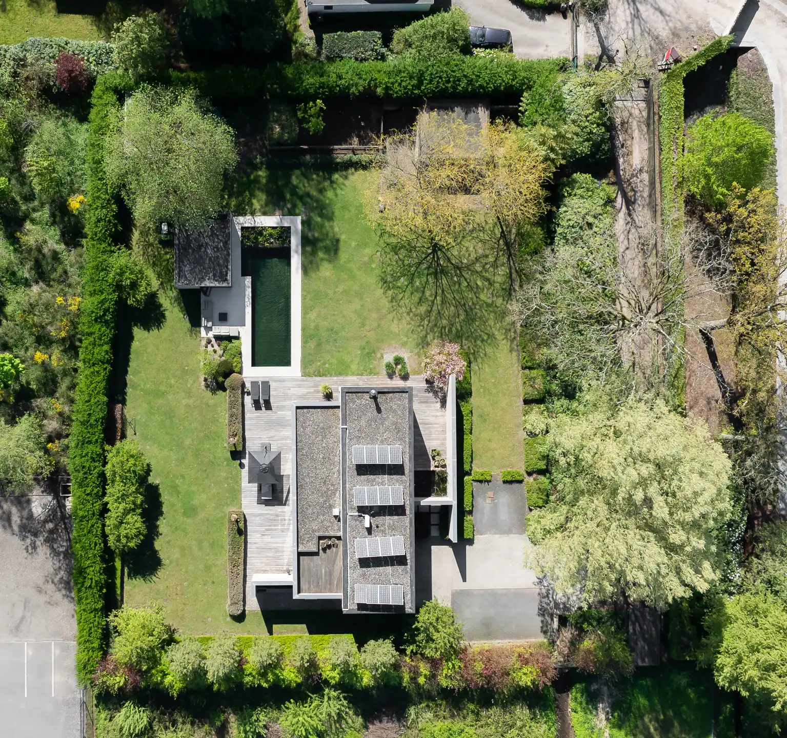 Luxueuze moderne villa met zwemvijver en prachtig poolhouse foto 52