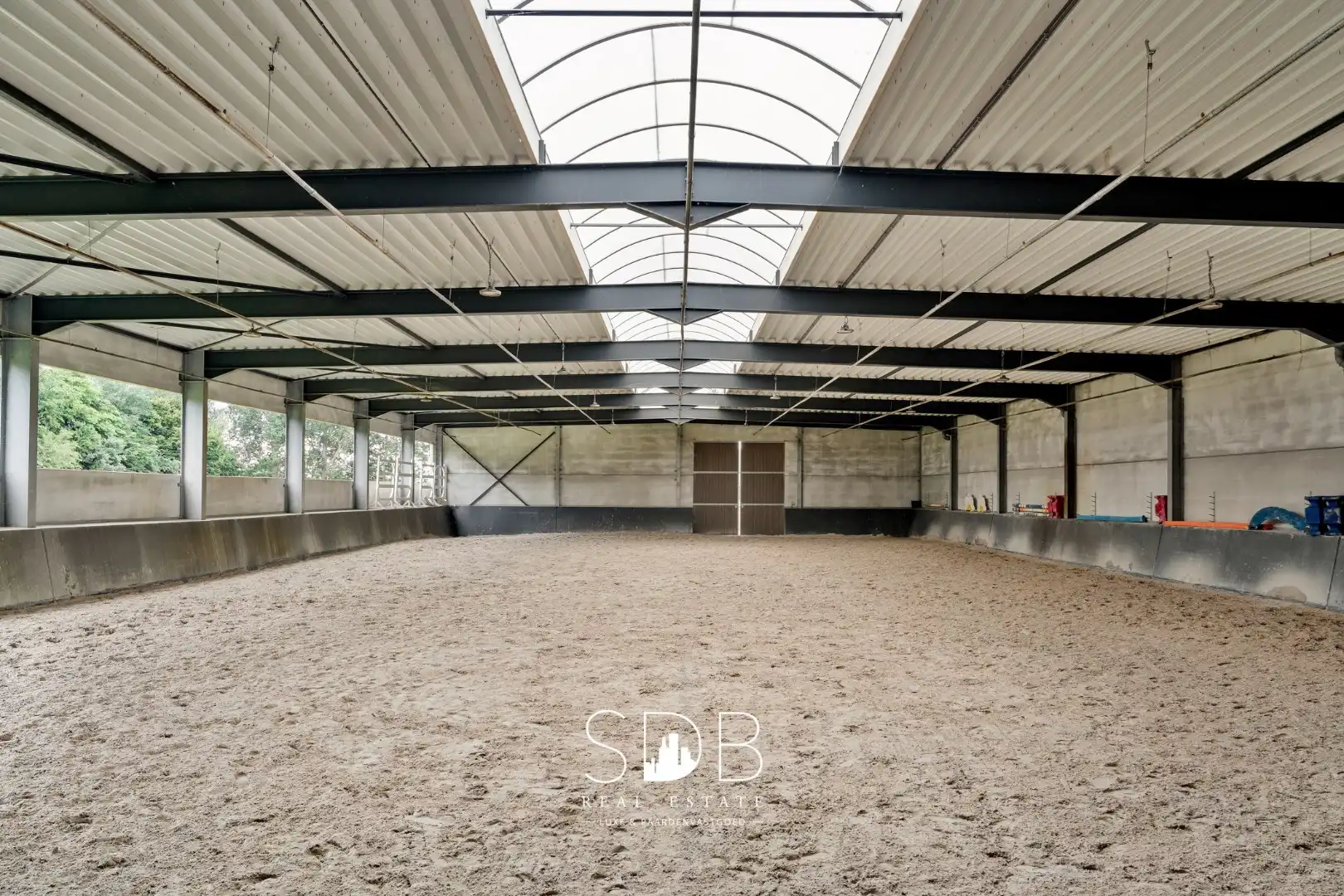 Prachtige villa met hippische accommodatie en graslanden op +/- 9 ha foto 41