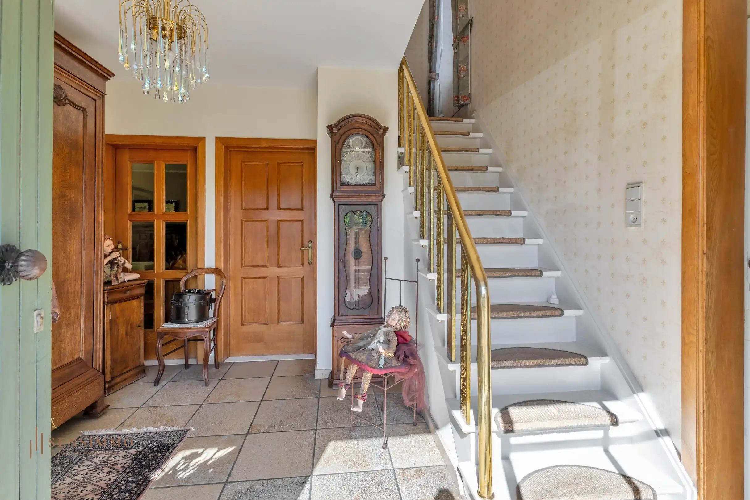 RUIME HALFOPEN WONING MET 4 SLAAPKAMERS OP RUSTIGE LIGGING foto 3