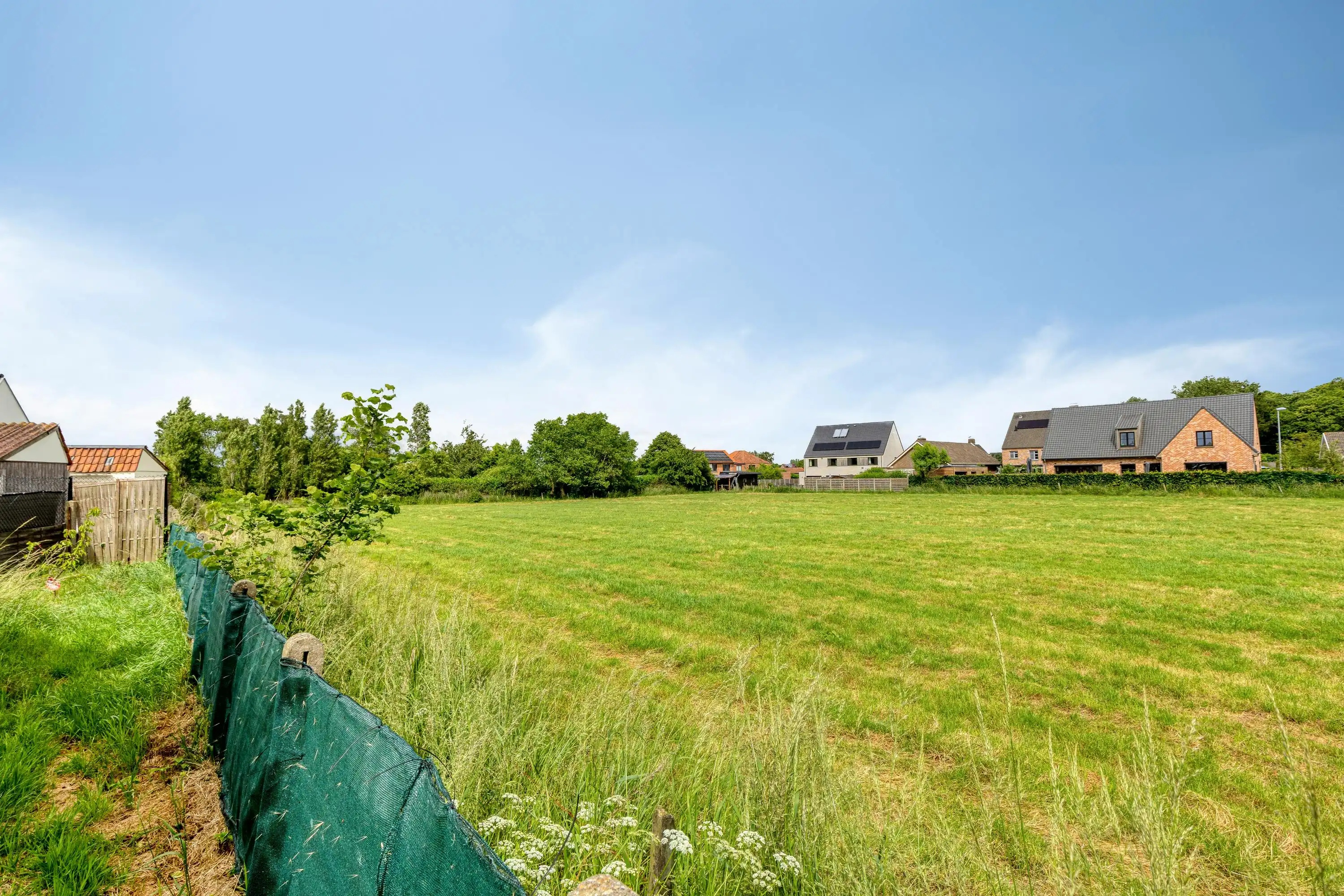 Alleenstaand huis op ruim perceel te koop in Veldegem foto 3