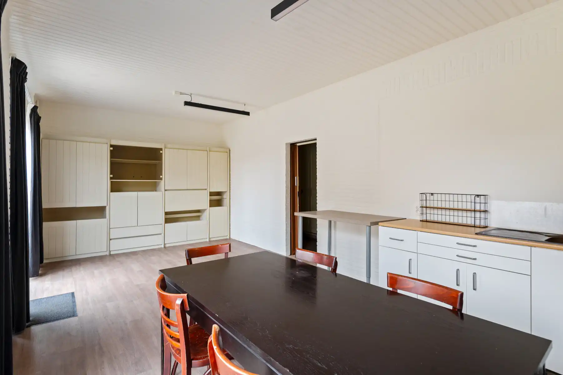 Gelijkvloers handelsruimte met koer én woonst op verdieping foto 3