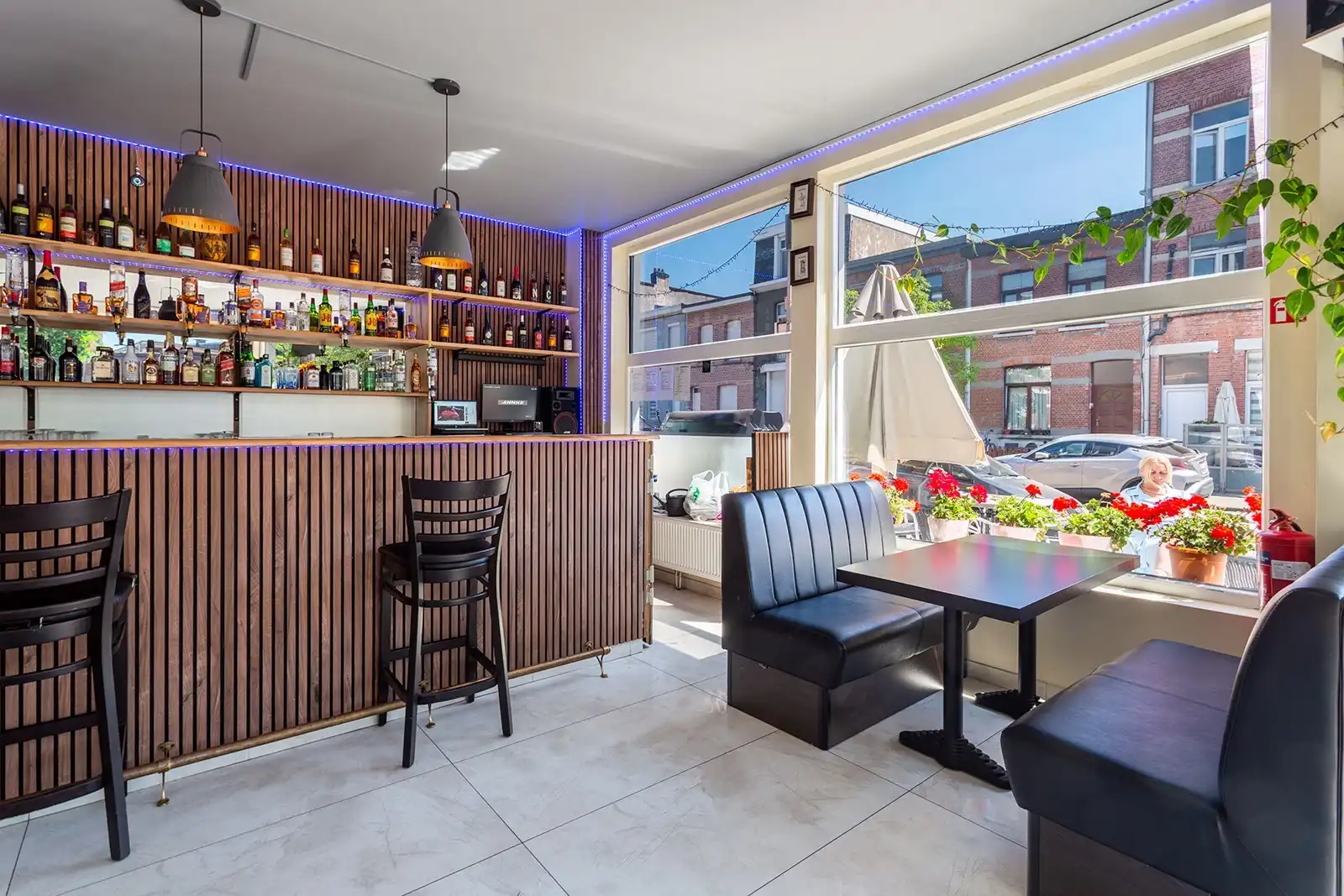 Lichtrijk hoek appartement met karakter!  foto 8