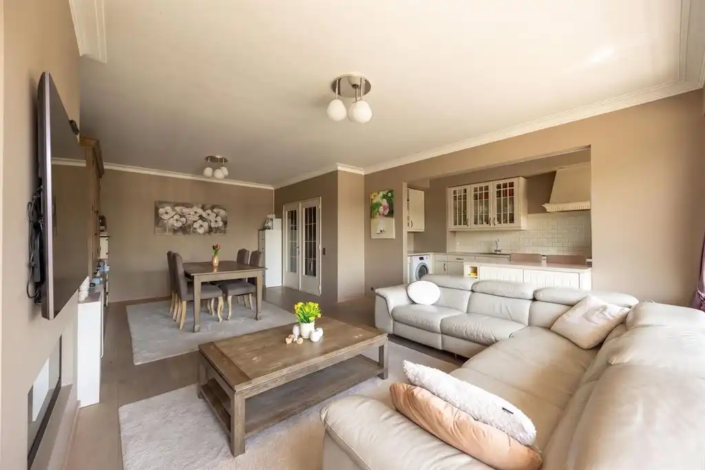 Instapklaar appartement met optionele parkeerplaats foto 6