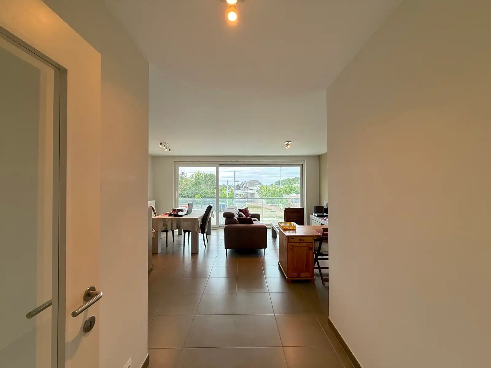 Instapklaar appartement met 2 slaapkamers en terras foto 9