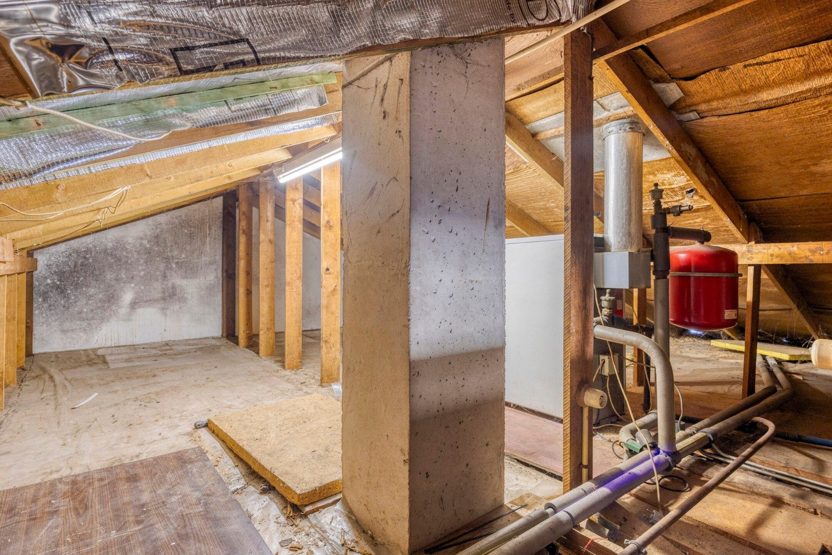 GEZINSWONING MET 4 SLAAPKAMERS EN INPANDING GARAGE TE LANAKEN ! foto 26