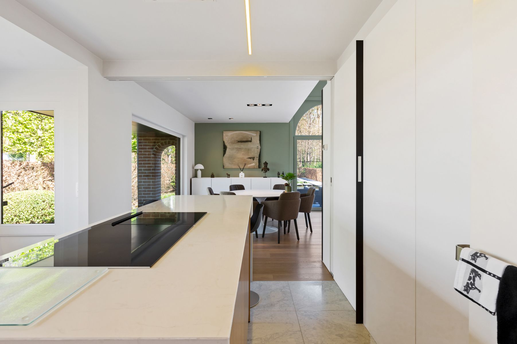 Luxueuze gelijkvloerse villa met zwemvijver op ca. 898 m². foto 9