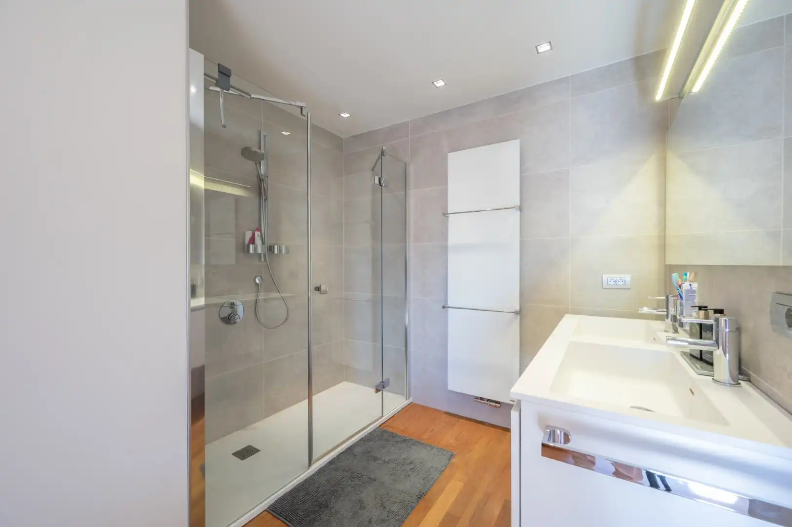 Duplexappartement met zonnige terrassen, 3 slk's en dubbele parking in de residentie  foto 10