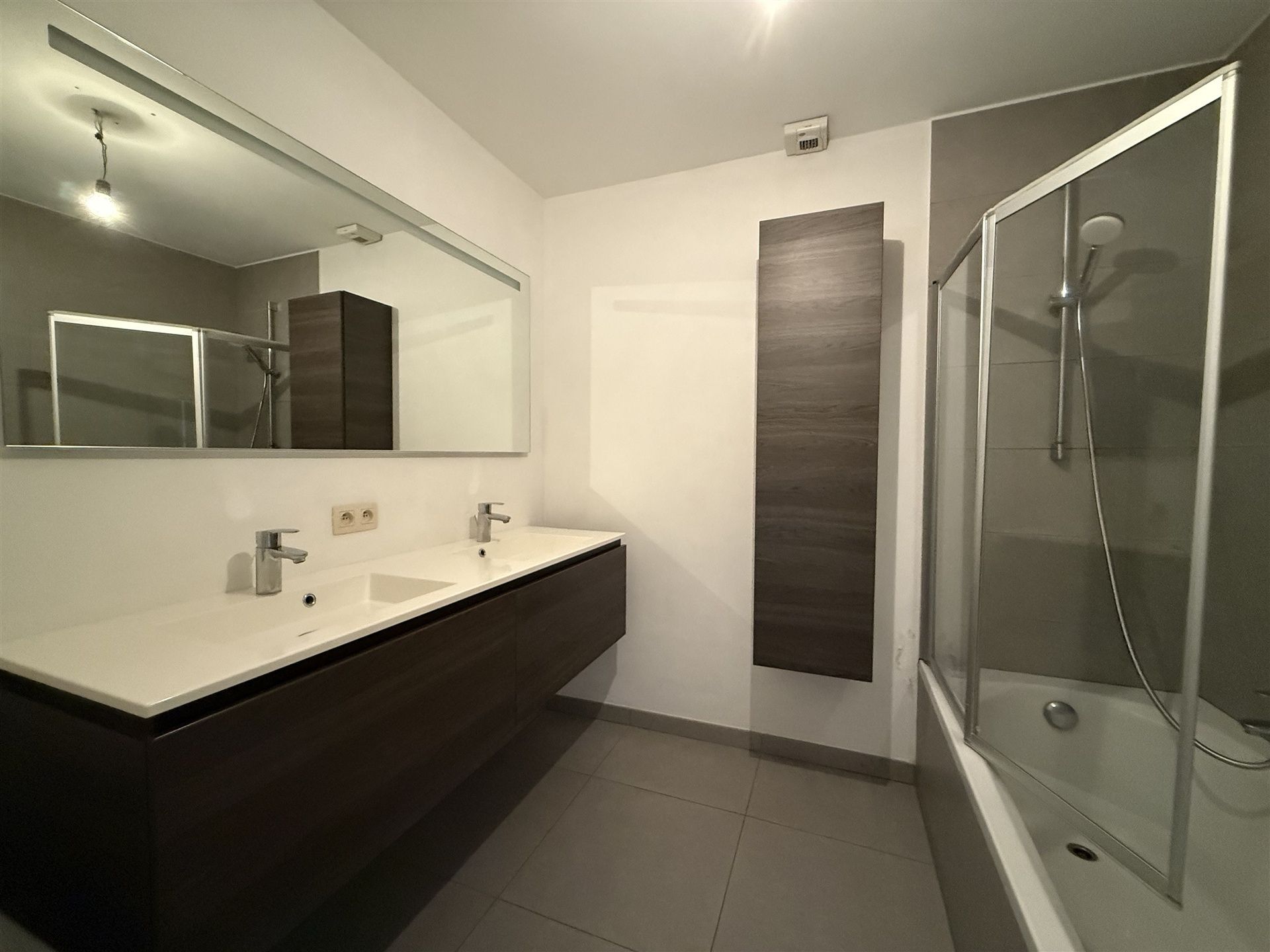 Duplex met twee slaapkamers en autostaanplaats foto 15