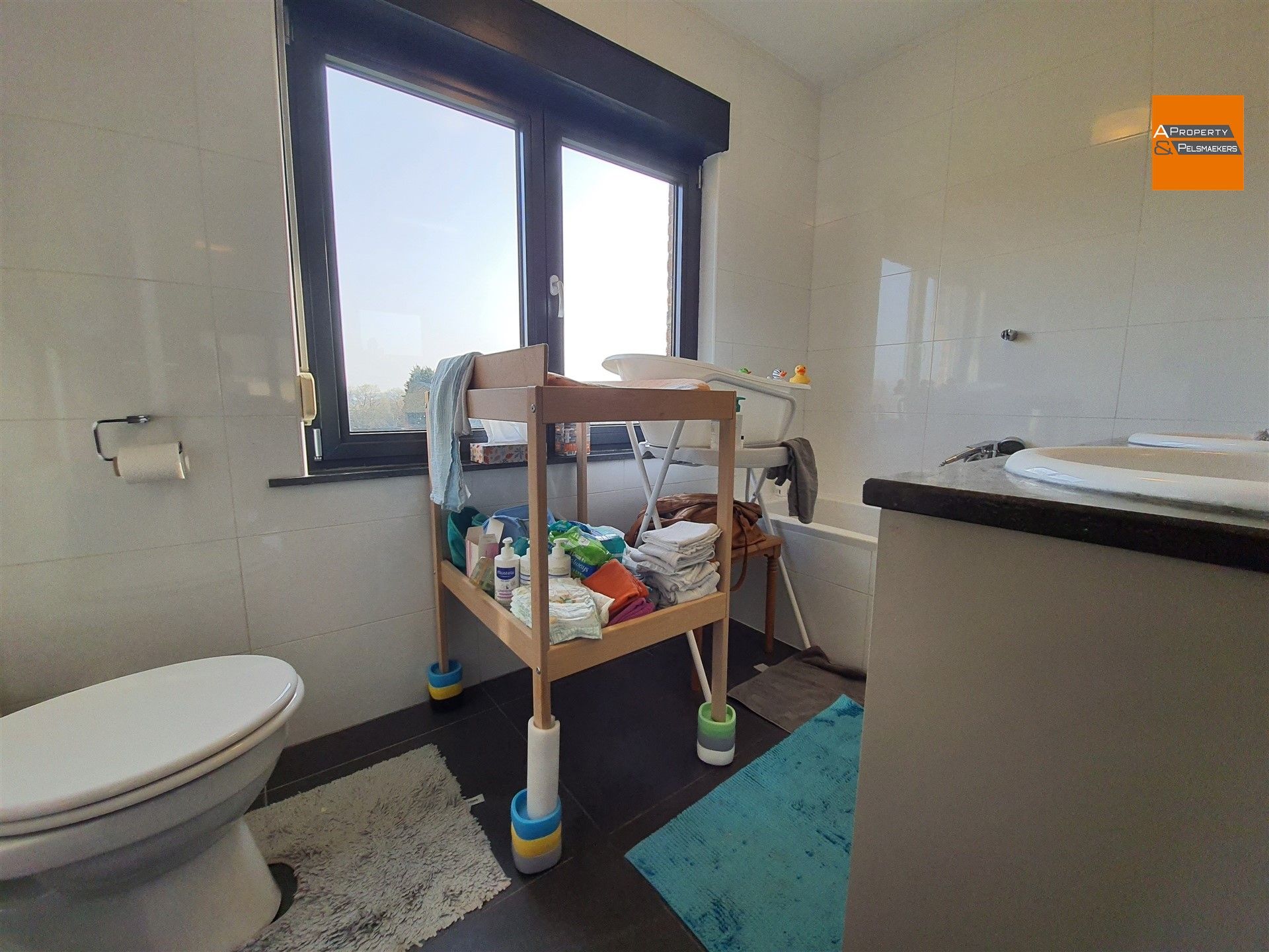 Gerenoveerde Villa met 6 slaapkamers foto 11
