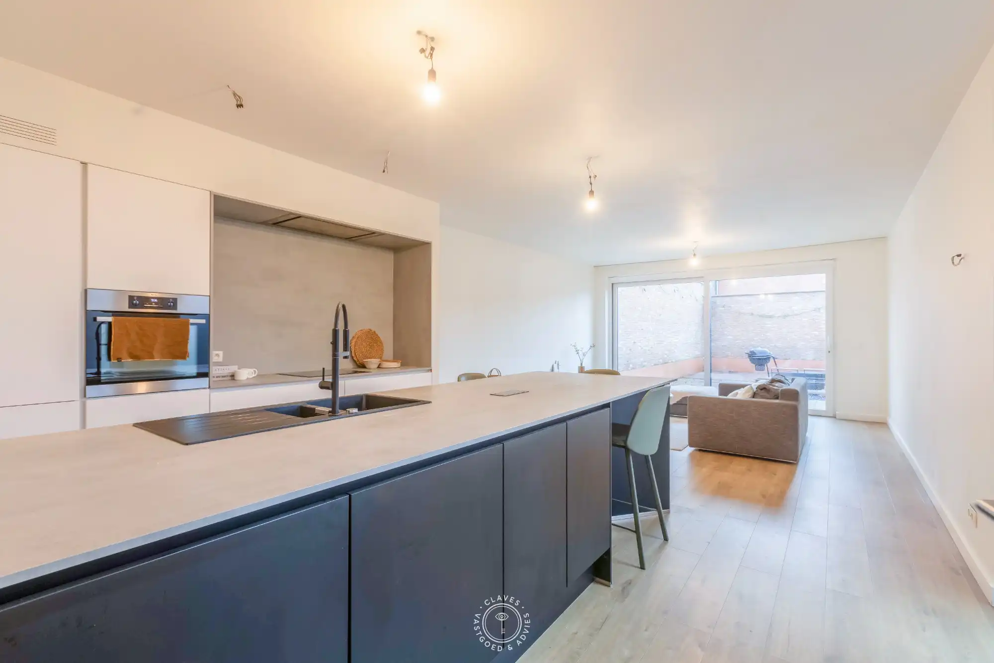 Zeer interessant en recent appartement met tuintje foto 16