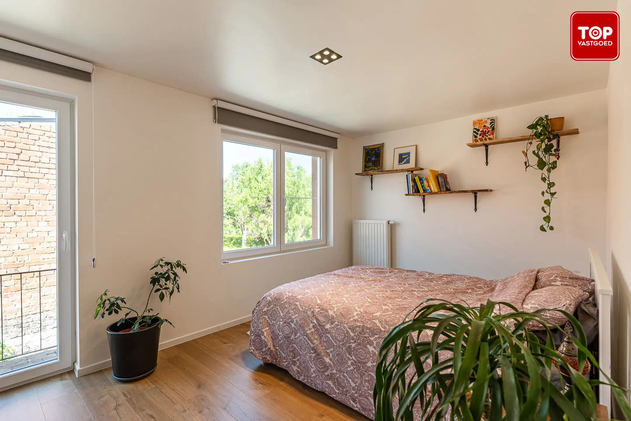 Totaal gerenoveerde woning (2021) met 4 slaapkamers. foto 13