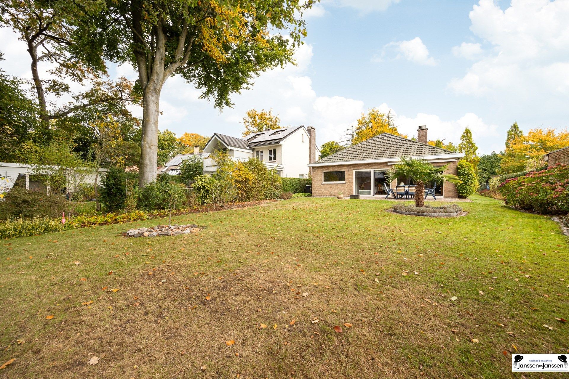 Verrassend ruime villa met ZW-gerichte tuin!  foto 19