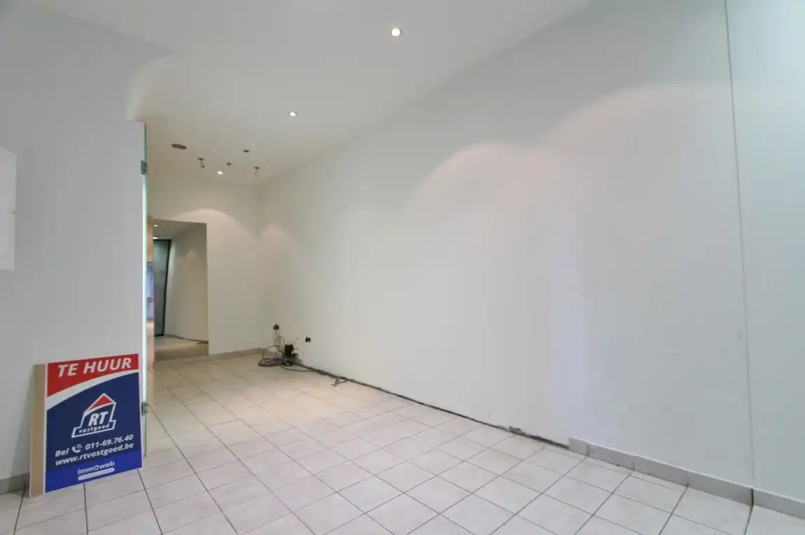Handelsgelijkvloers op zeer gunstige locatie in het stadscentrum! foto 2