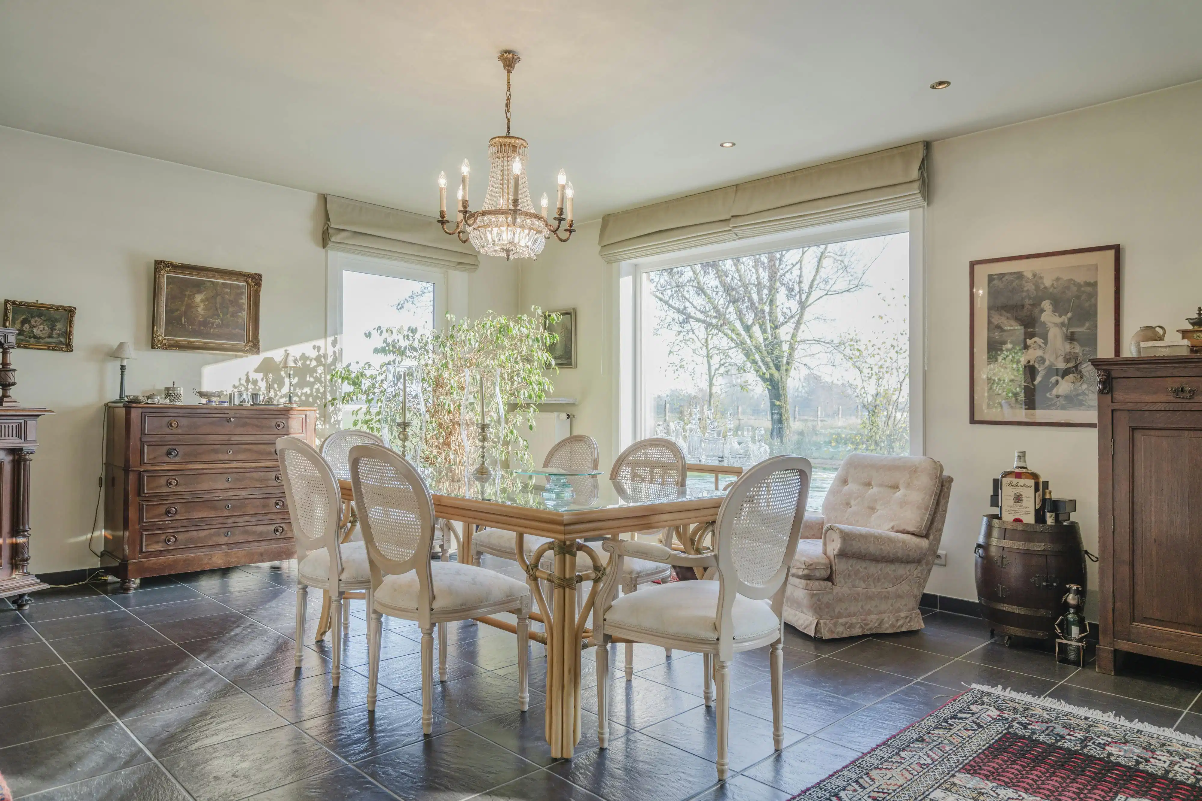 Villa met stallingen te koop op een ruim perceel van  10.026m² foto 5