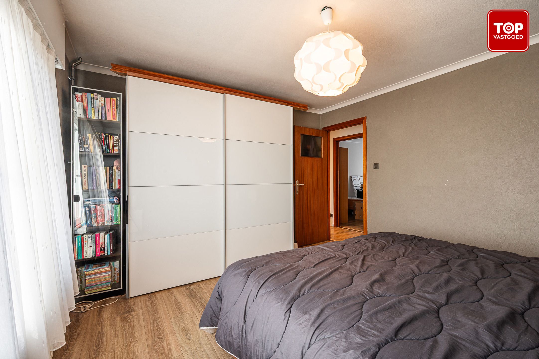 Instapklare woning met 5 slaapkamers en leuke tuin in centrum Drongen foto 9