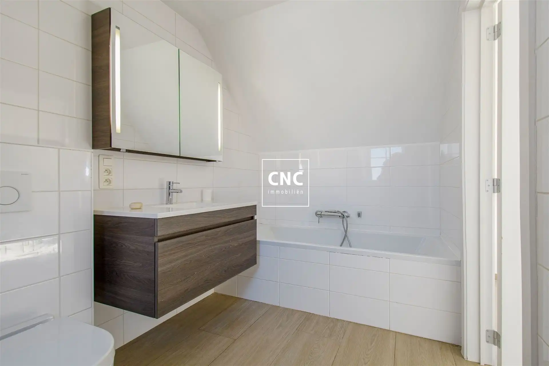 Lichtrijk en prachtig afgewerkt duplex-appartement - Heist foto 16