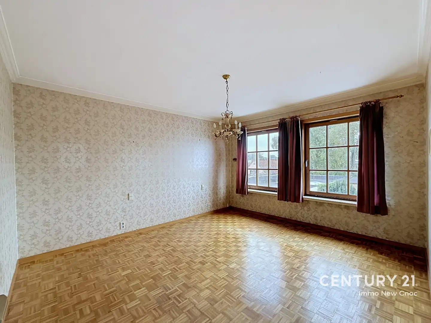 Karaktervolle halfopen woning met ruime bijgebouwen en grote tuin in Sint-Andries foto 12