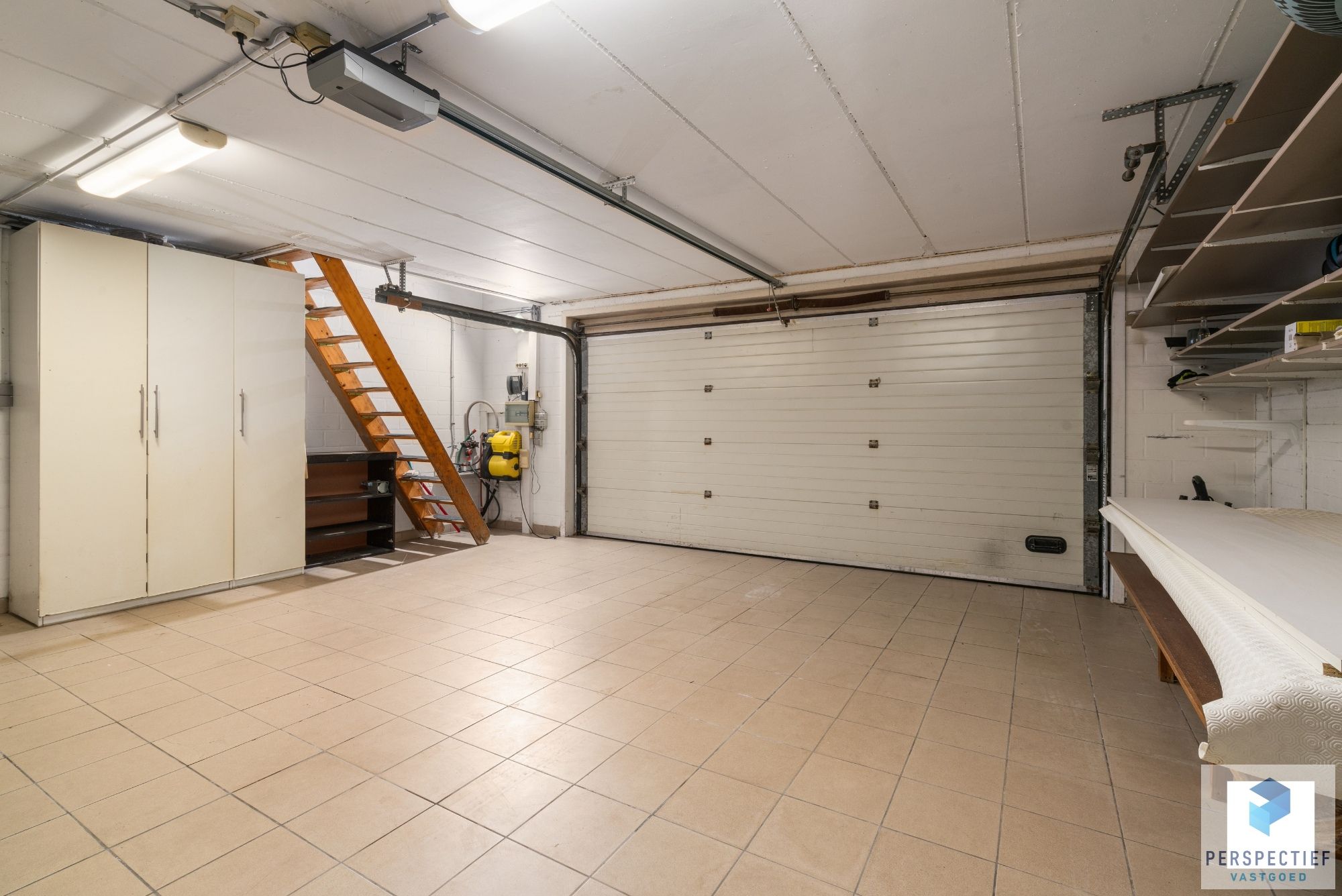 Handelspand met Winkelruimte, Magazijn en Woonst op 1.682 m² foto 46