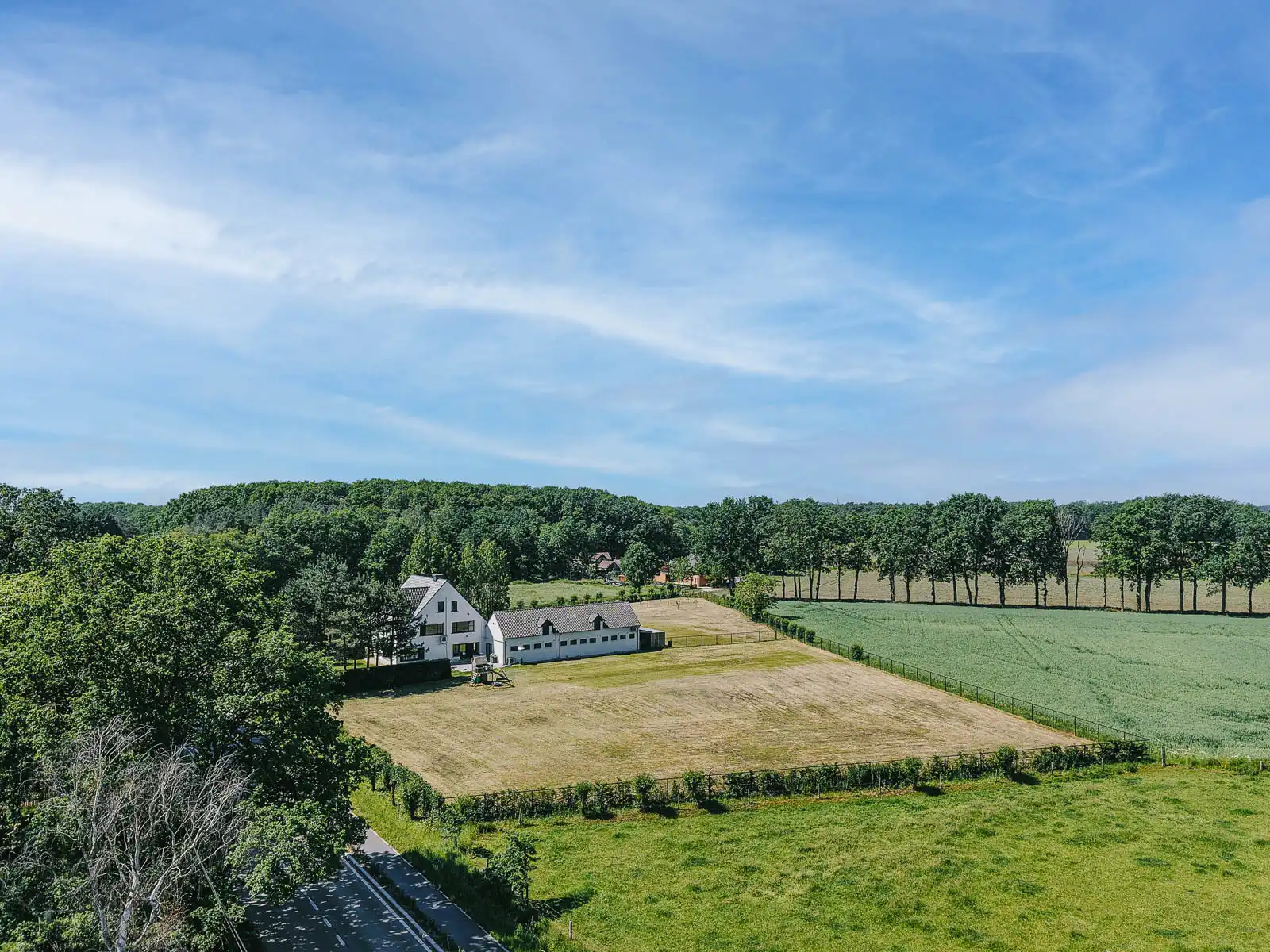 Unieke, luxueuze villa op prachtig perceel van 9200 m²  foto 2