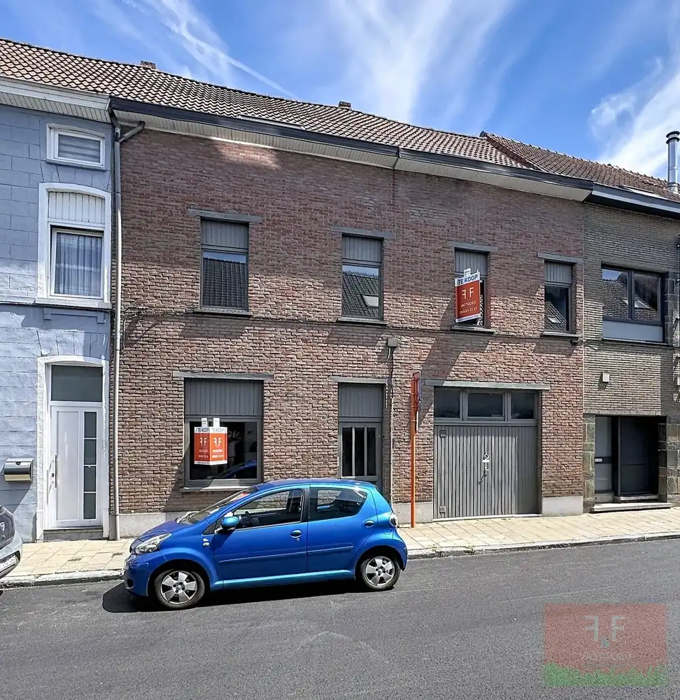 Gezinswoning met 7 slaapkamers, garage en tuin te Aalst foto 2