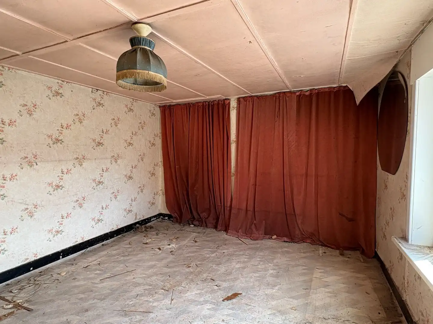 Grote te renoveren woning met zijdeur op 295 m² foto 20