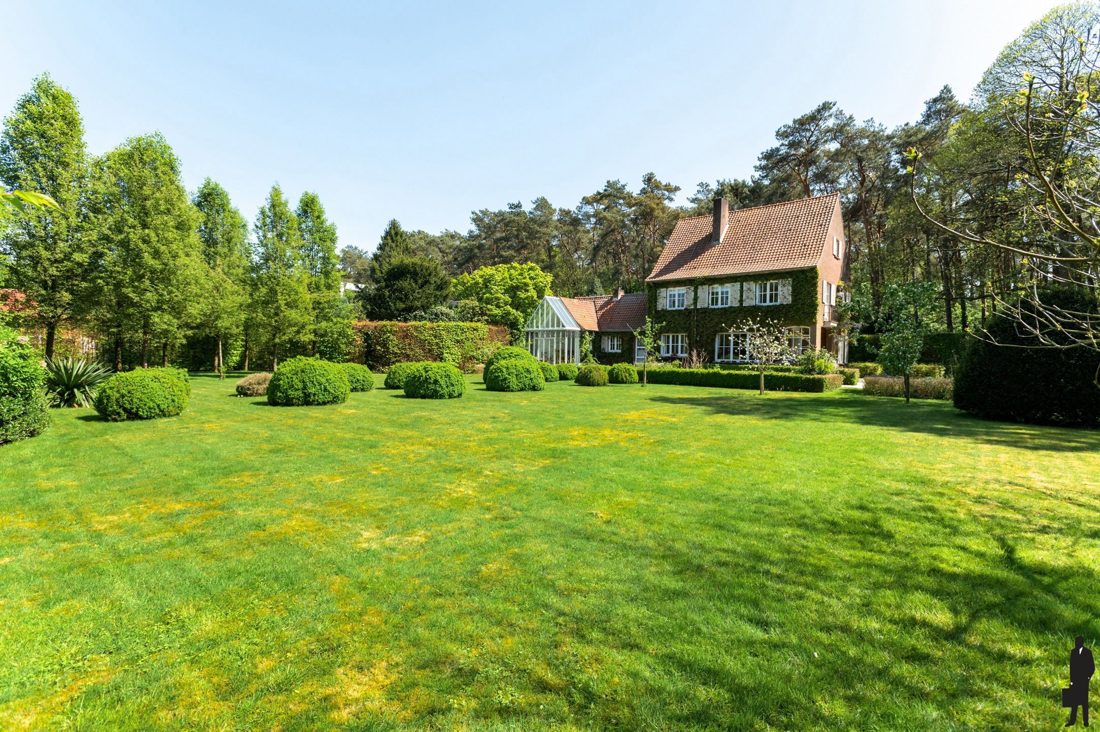 AUTHENTIEKE VILLA MET PARKTUIN EN VERKAVELINGSPOTENTIEEL foto 2