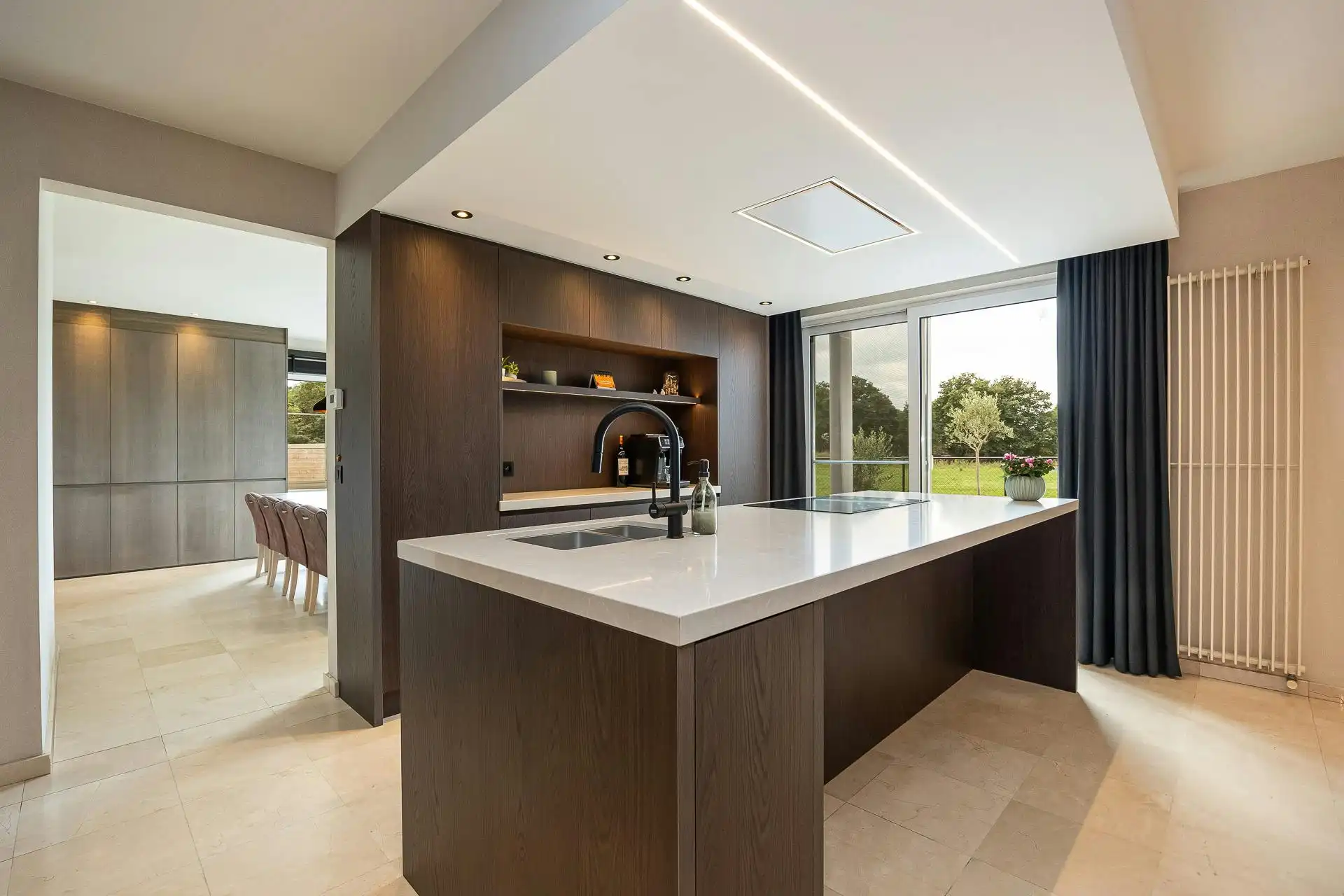 gerenoveerd huis met zwembad op 17 are te koop in Kasterlee foto {{pictureIndex}}