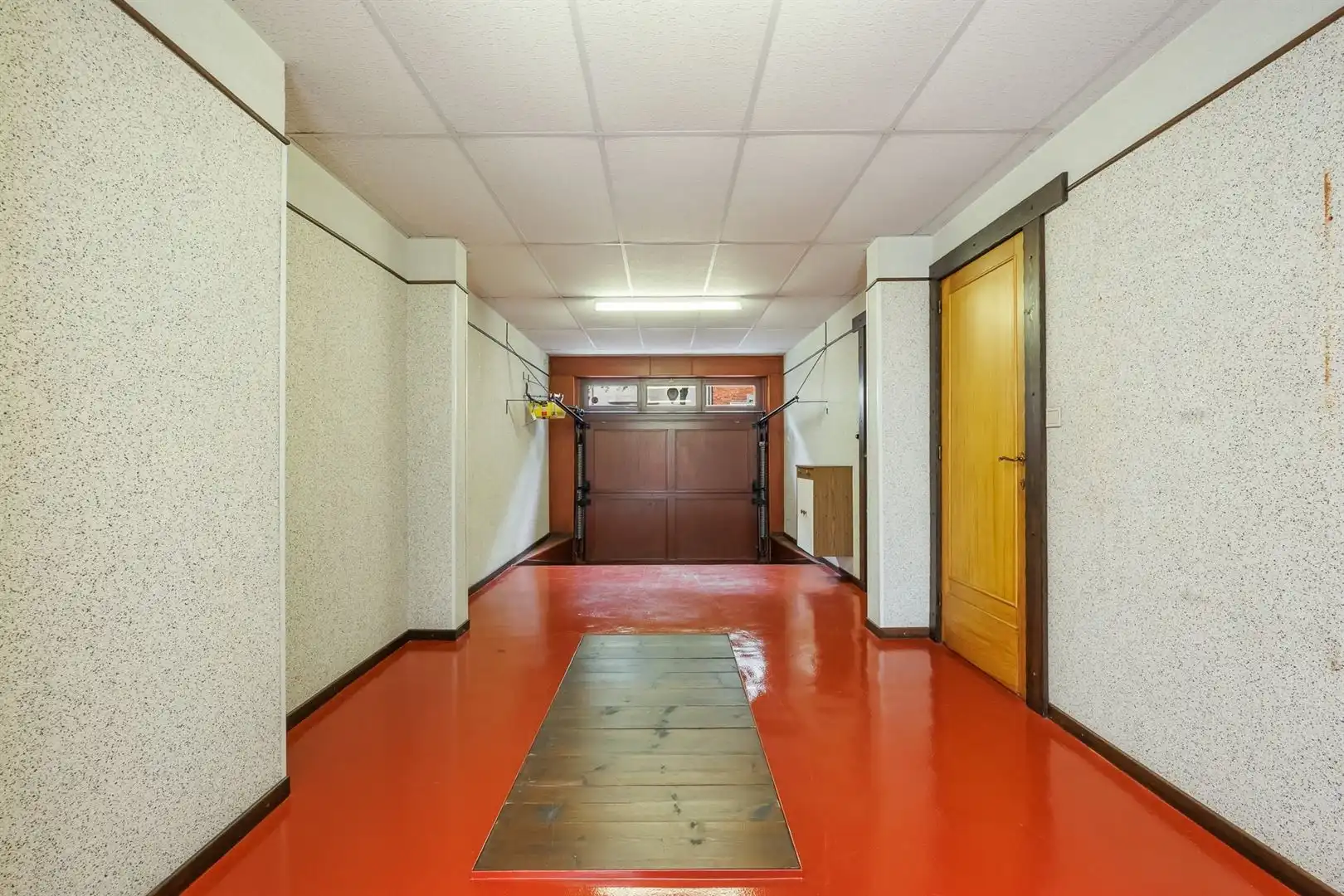 Royale 3-slaapkamerwoning met garage, werkplaats en tuin foto 6