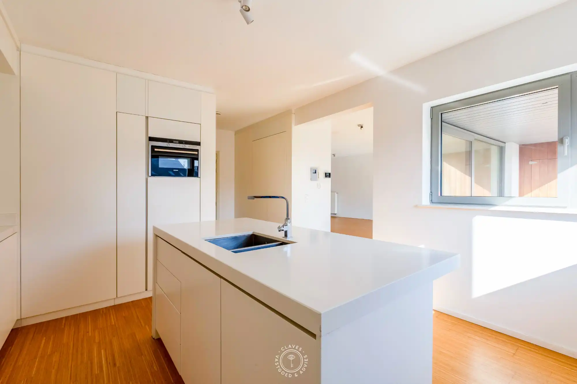 Centraal gelegen appartement met zonnig terras foto 4
