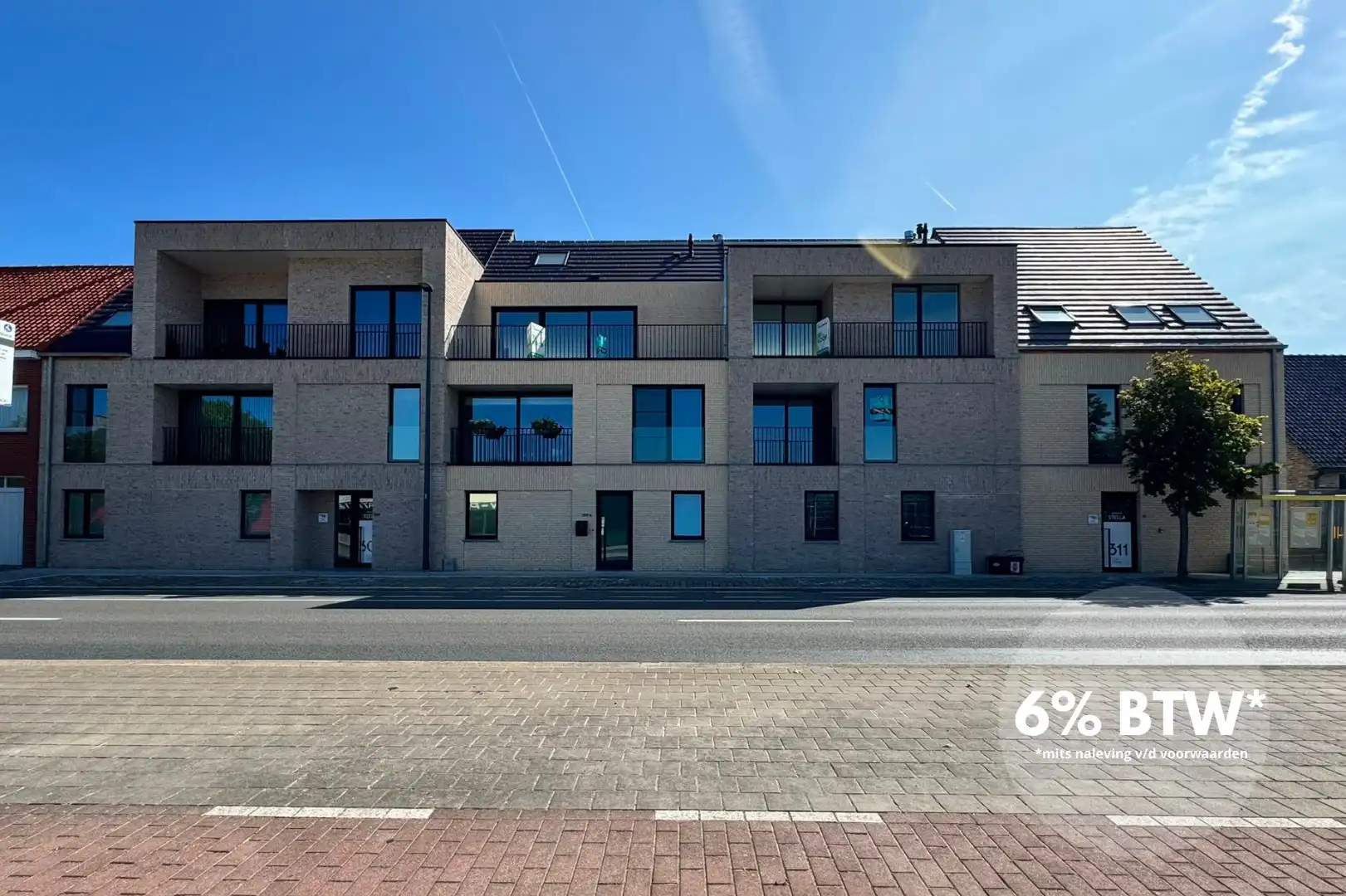 Instapklaar appartement met 3 slaapkamers en 2 badkamers te Woumen foto {{pictureIndex}}