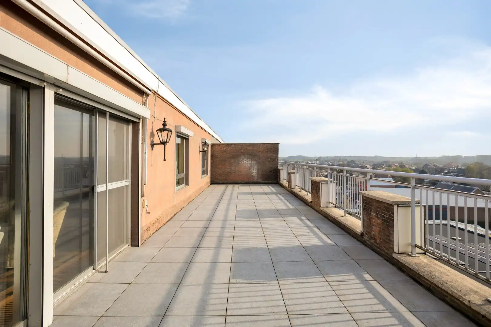 Ruim penthouse / dakappartement met 2 prachtige terrassen + zicht over Tongeren foto 11