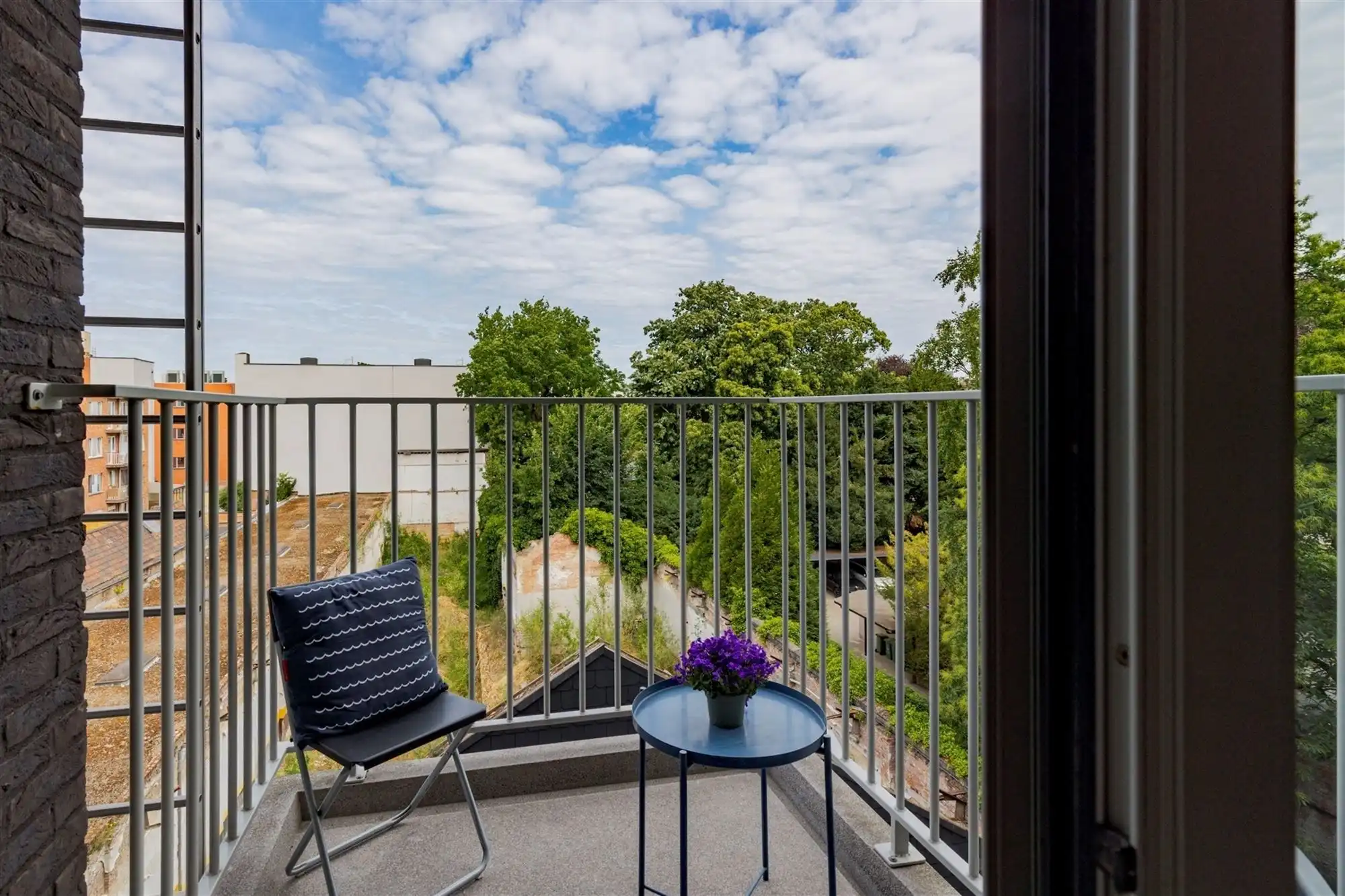 Leuk 1-slaapkamerappartement met terras in hartje van Antwerpen! foto 8