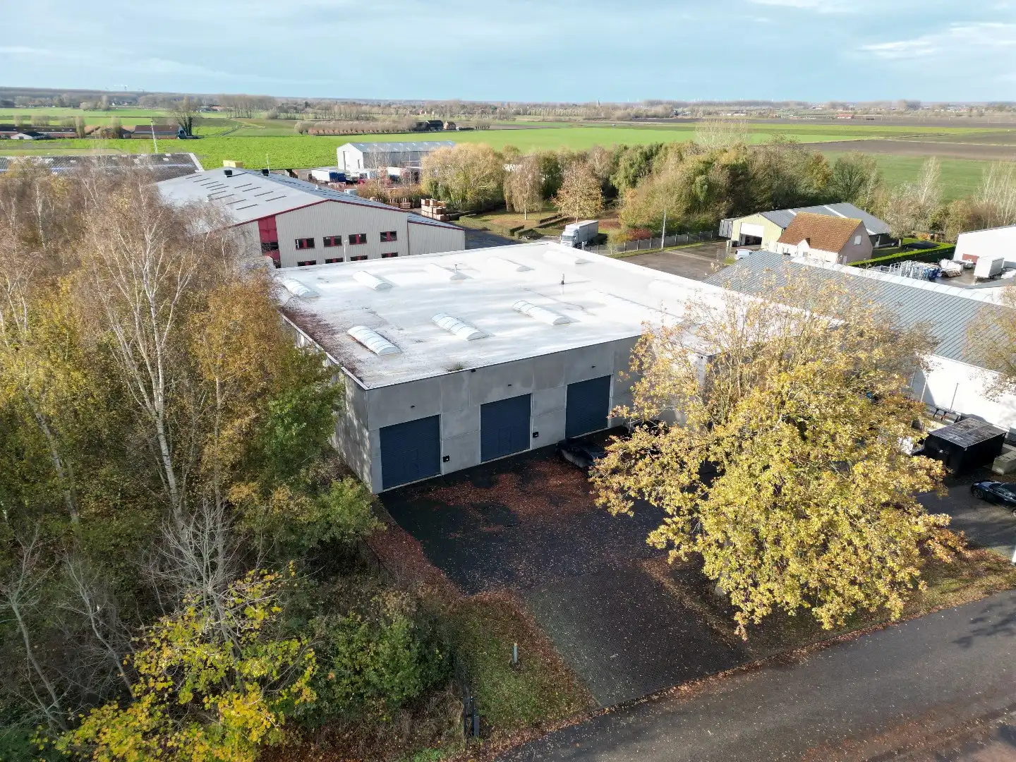 Strategisch gesitueerde bedrijfsruimte foto 2